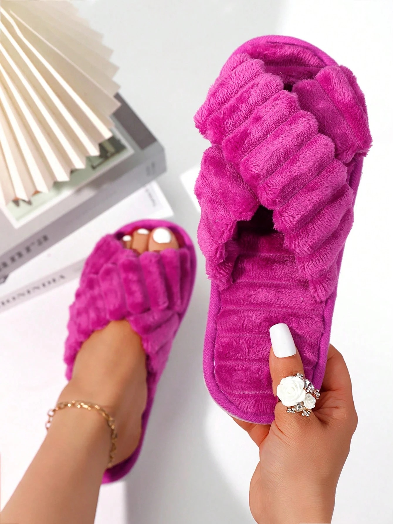 Pantoufles de maison femme mode automne/hiver à fausse fourrure moelleuse avec — vue 9