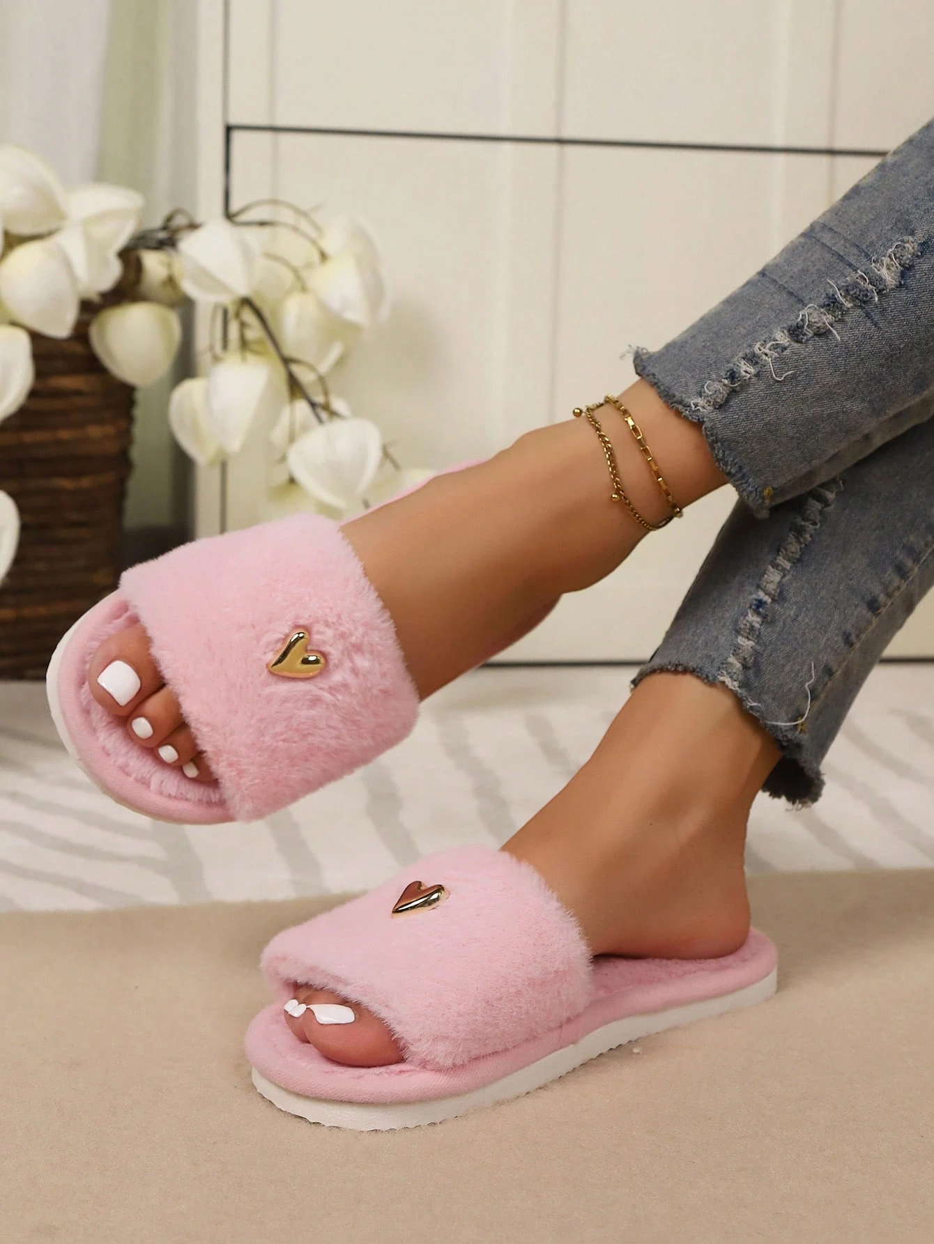 Pantoufles Y2K noires en peluche pour femmes, bout ouvert, mini clous métalliques en — vue 12