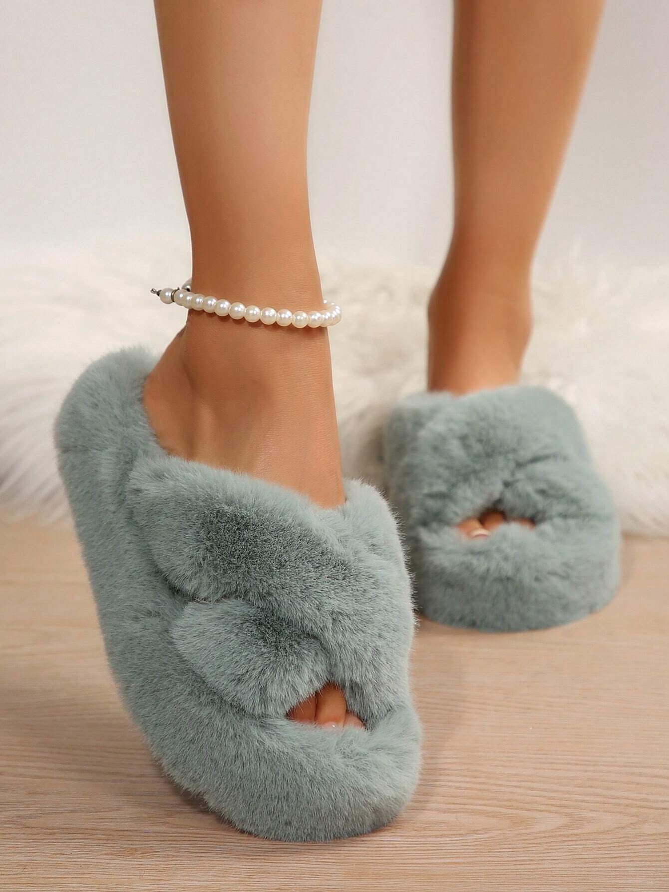 Pantoufles épaisses en peluche pour femmes, pantoufles douilletes d'intérieur/extérieur — vue 19