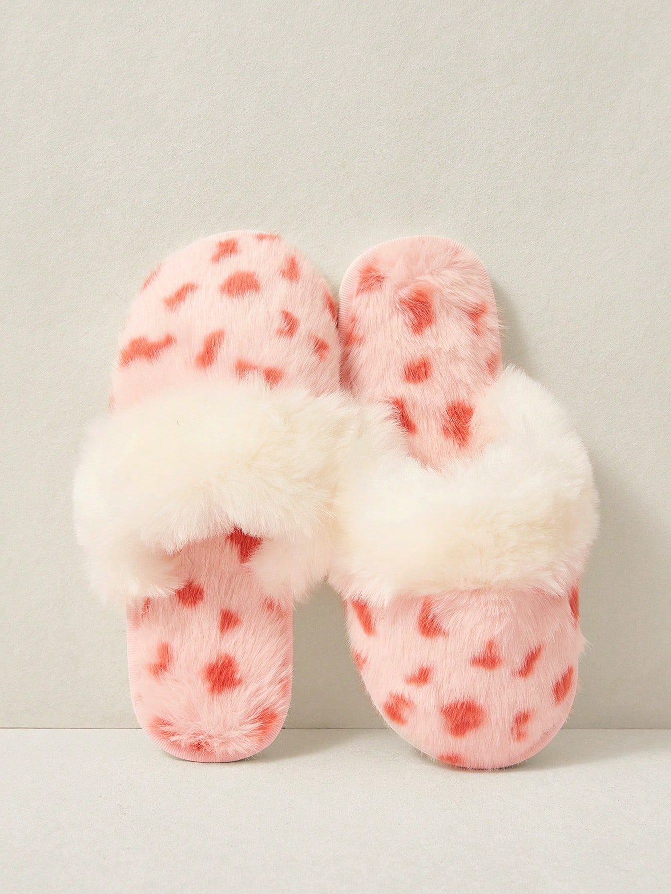 Cuccoo Pantoufles de maison pour femmes, pincées, en peluche, avec broderie de cerise, — vue 5