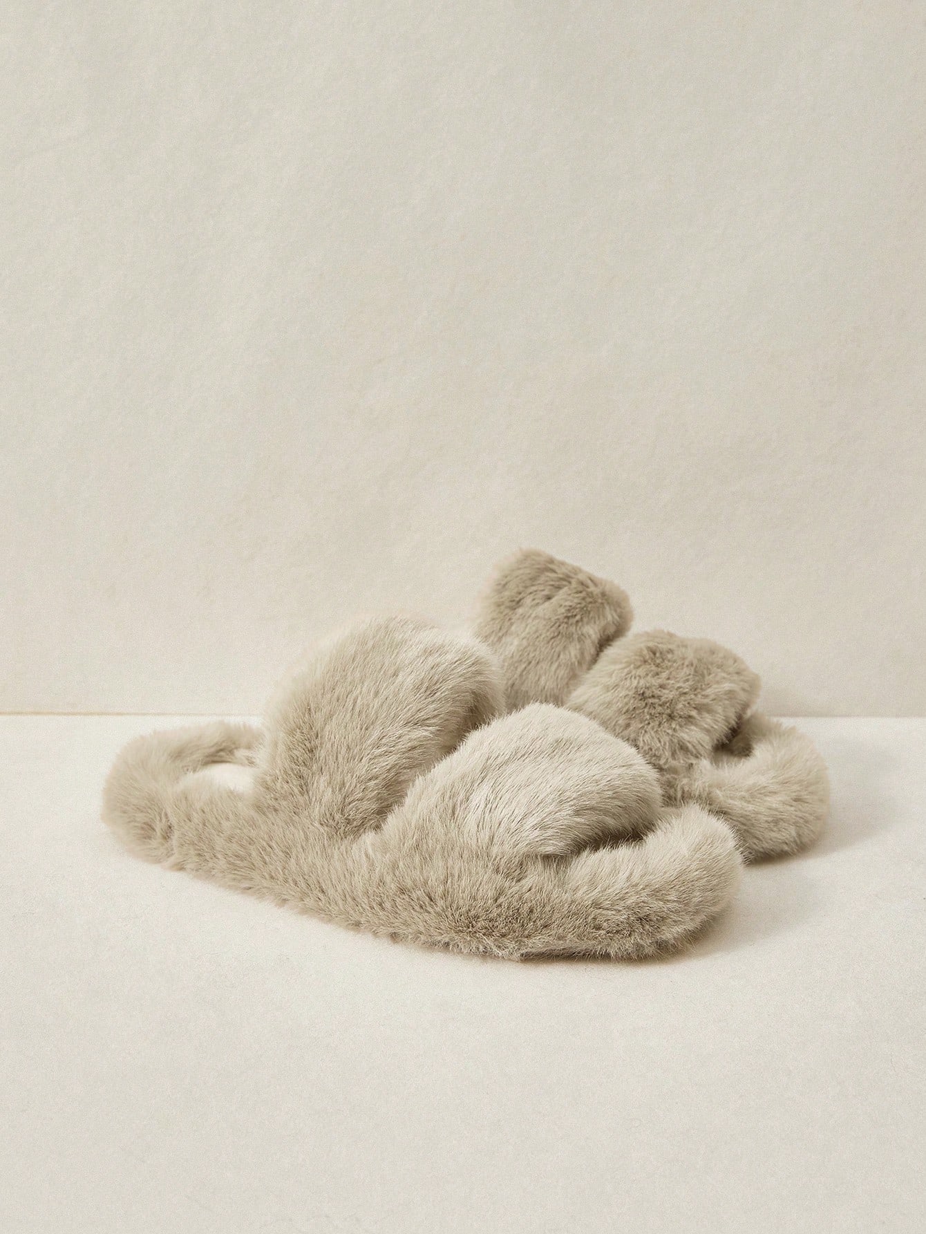 Cuccoo Pantoufles de maison pour femmes, pincées, en peluche, avec broderie de cerise, — vue 16