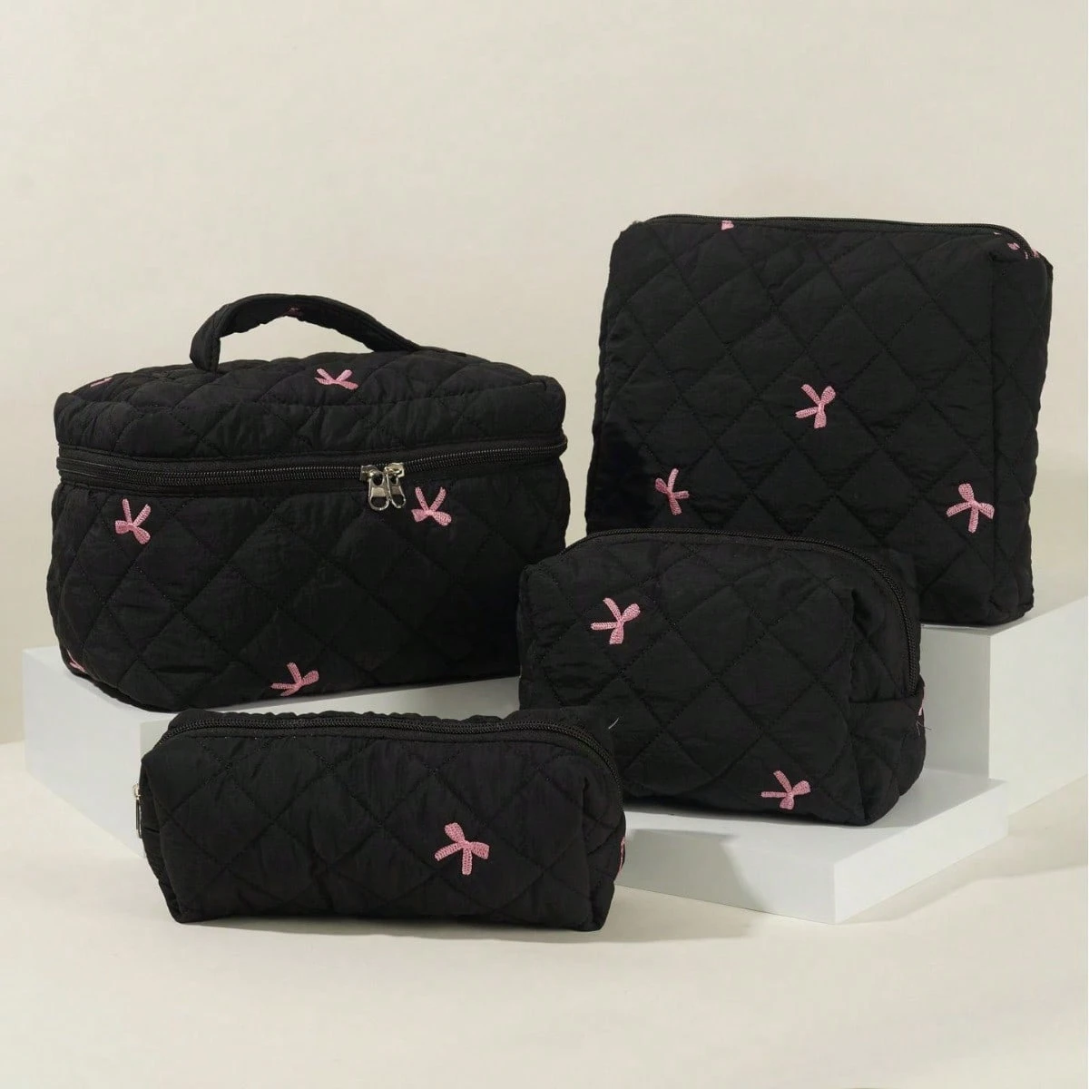 Sac cosmétique matelassé à design nœud, sac à maquillage nœud, organisateur de maquillage — vue 2