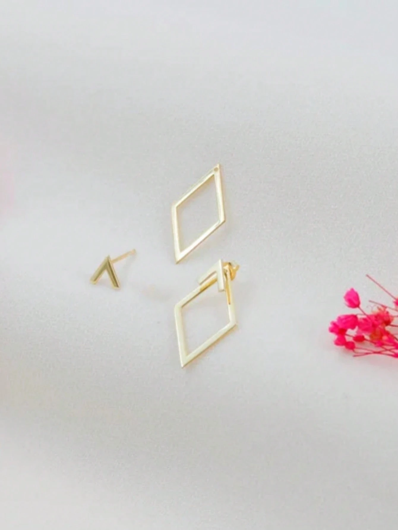 1 paire Boucles d'oreilles géométriques minimalistes creuses en forme de diamant, avant — vue 4