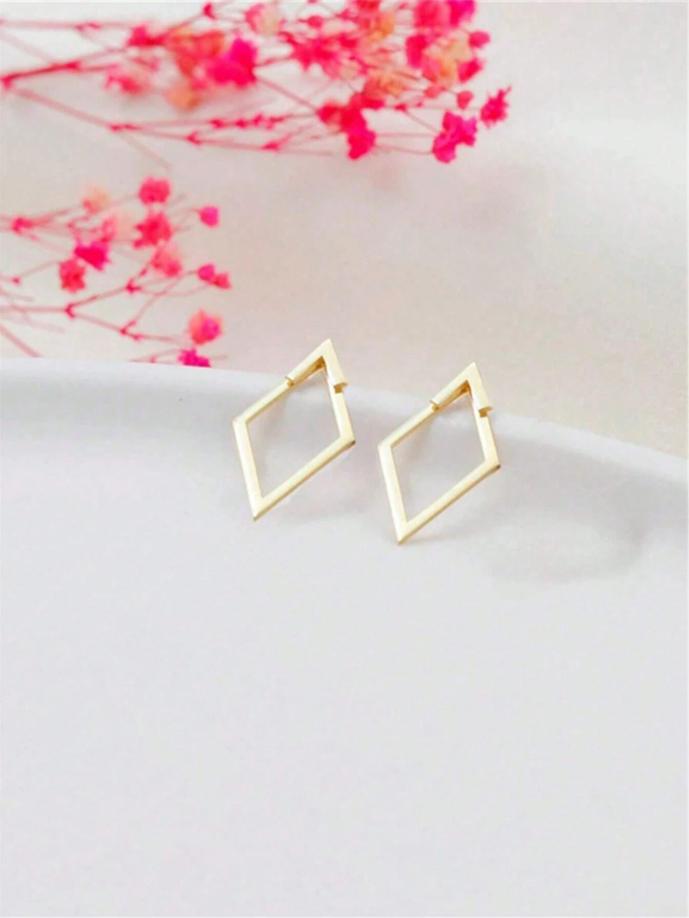 1 paire Boucles d'oreilles géométriques minimalistes creuses en forme de diamant, avant — vue 7