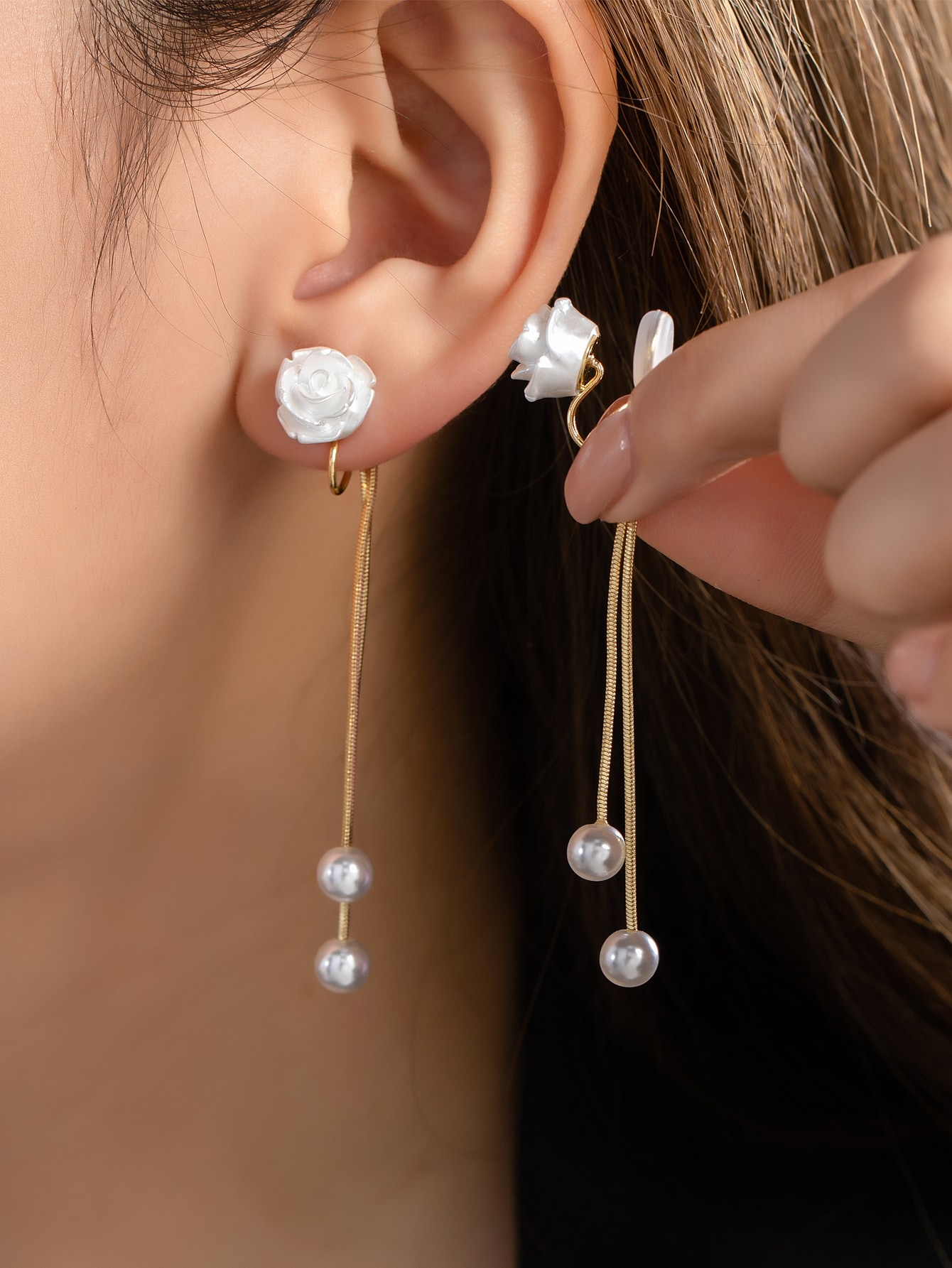 1 Paire De Boucles D'oreilles À Clips Avec Rose Camélia Blanche Et Fausses Perles Pour — vue 6