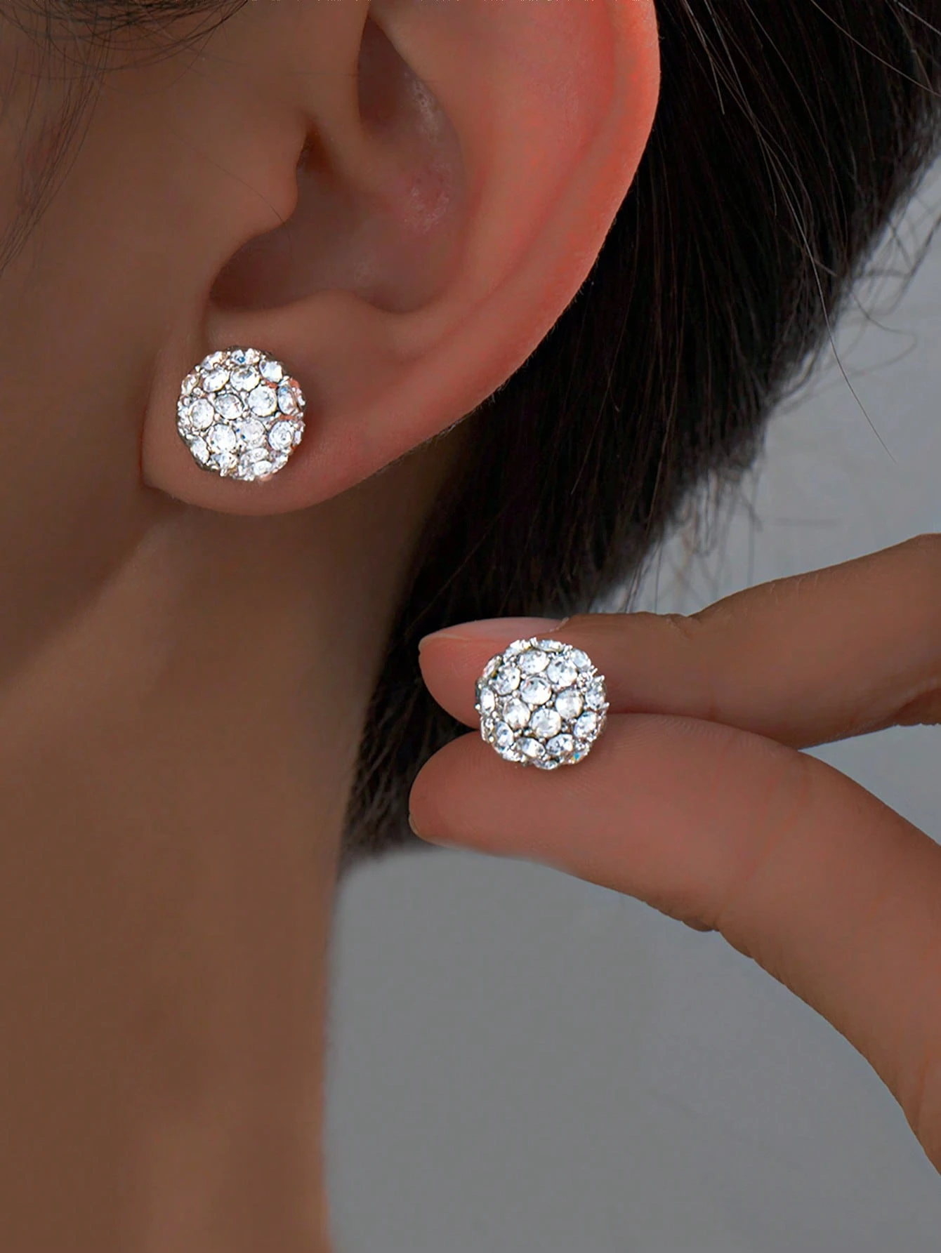 1 paire de boucles d'oreilles à boule de strass avec fermeture à vis double tête de style — vue 13