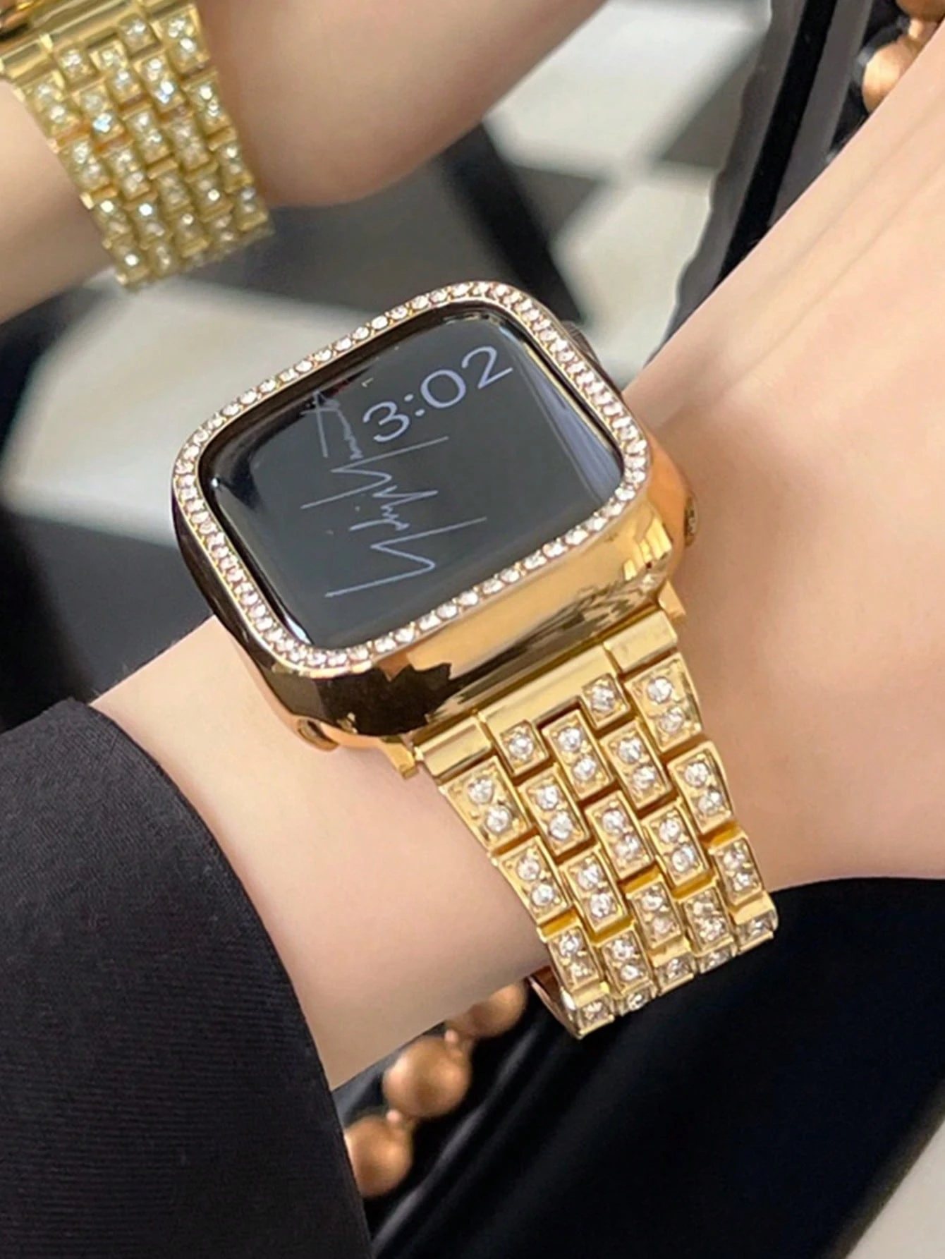 Bracelet de montre en métal or rose avec diamants, élégant et luxueux, avec boîtier or — vue 5