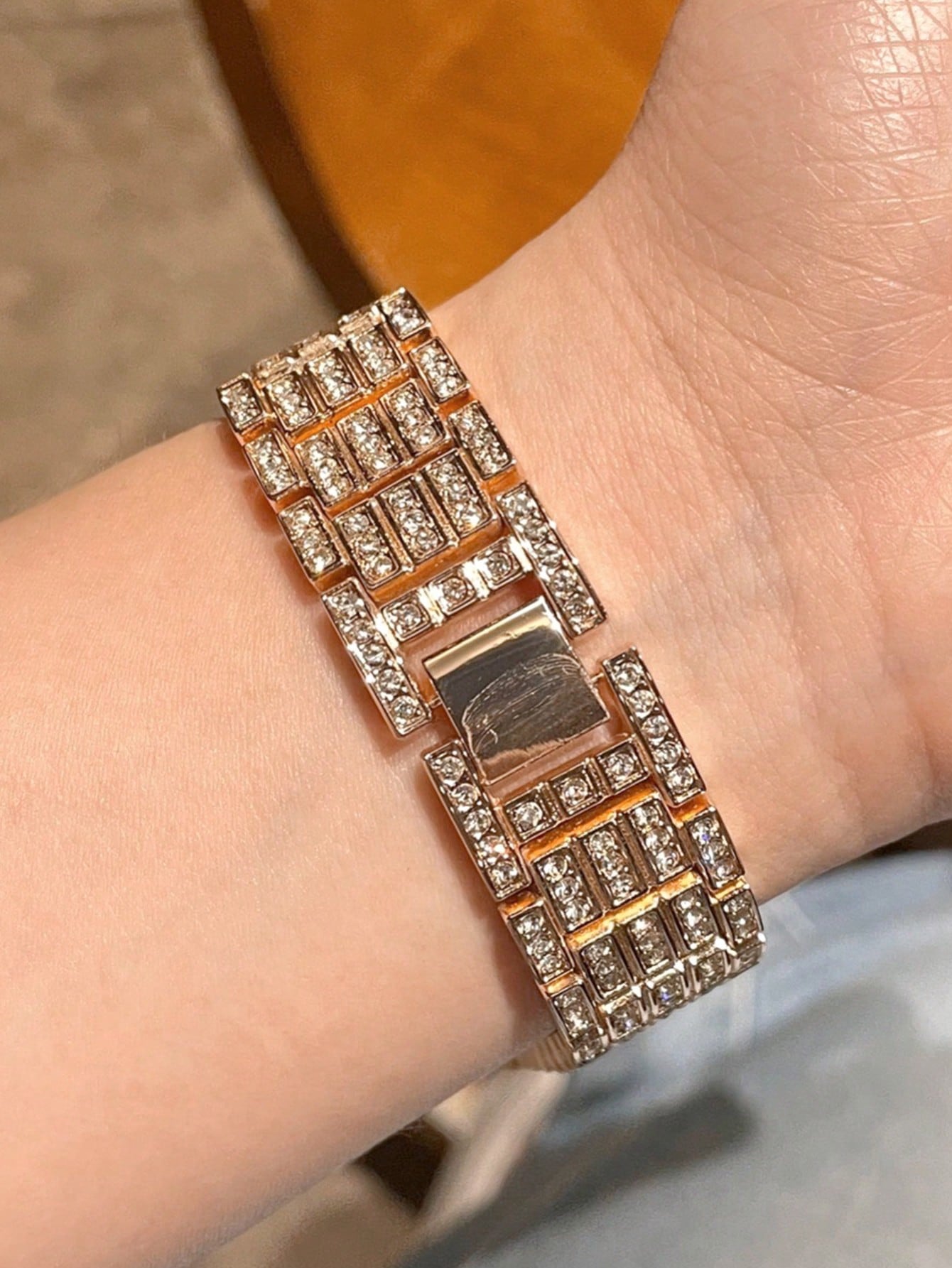 Bracelet de montre en métal or rose avec diamants, élégant et luxueux, avec boîtier or — vue 10