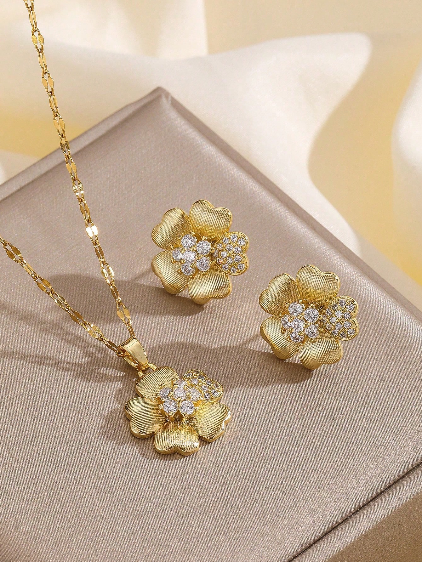 1 Set Collier et Boucles d'Oreilles en Acier Inoxydable avec Chaîne, Pendentif Goutte — vue 5