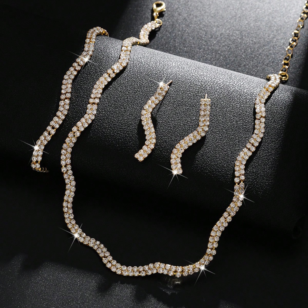 Ensemble de bijoux pour femmes - Collier, Boucles d'oreilles, Bracelet, Motif Losange, — vue 4