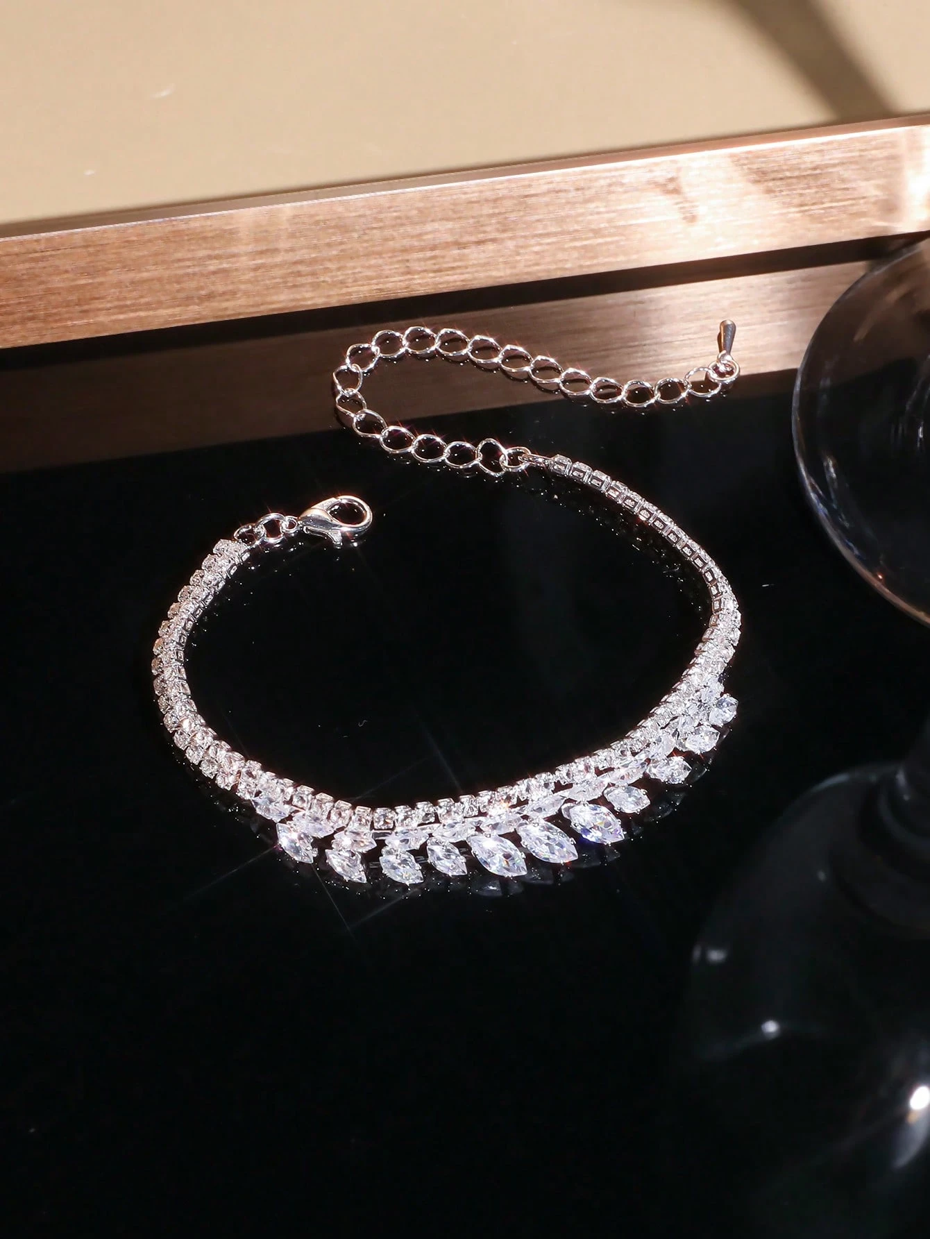 1 set de collier en zirconium en forme de V pour femmes, bijoux de mode de luxe en — vue 5