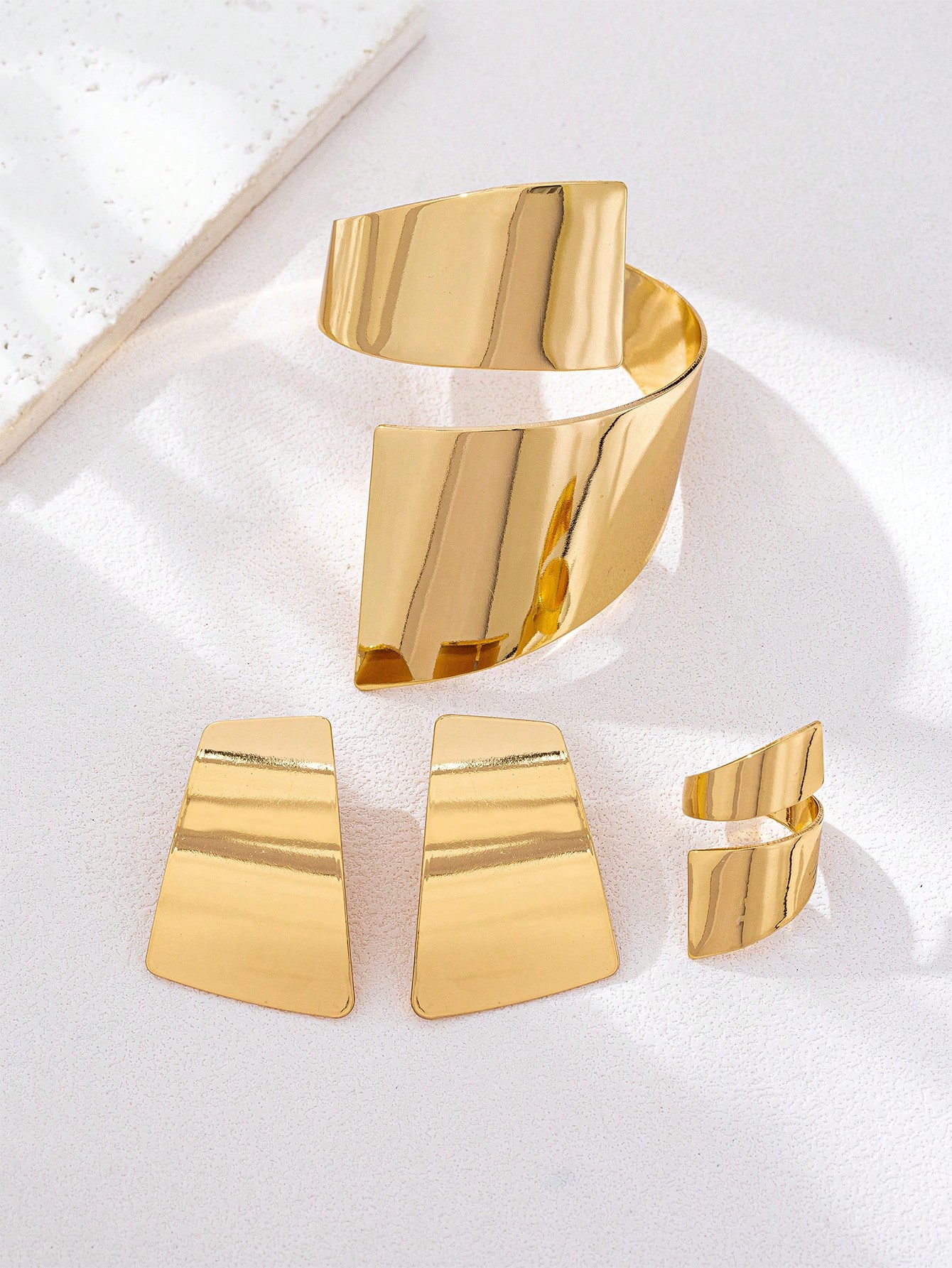1 set de bijoux à la mode en métal avec boucles d'oreilles à larges clous géométriques — vue 3
