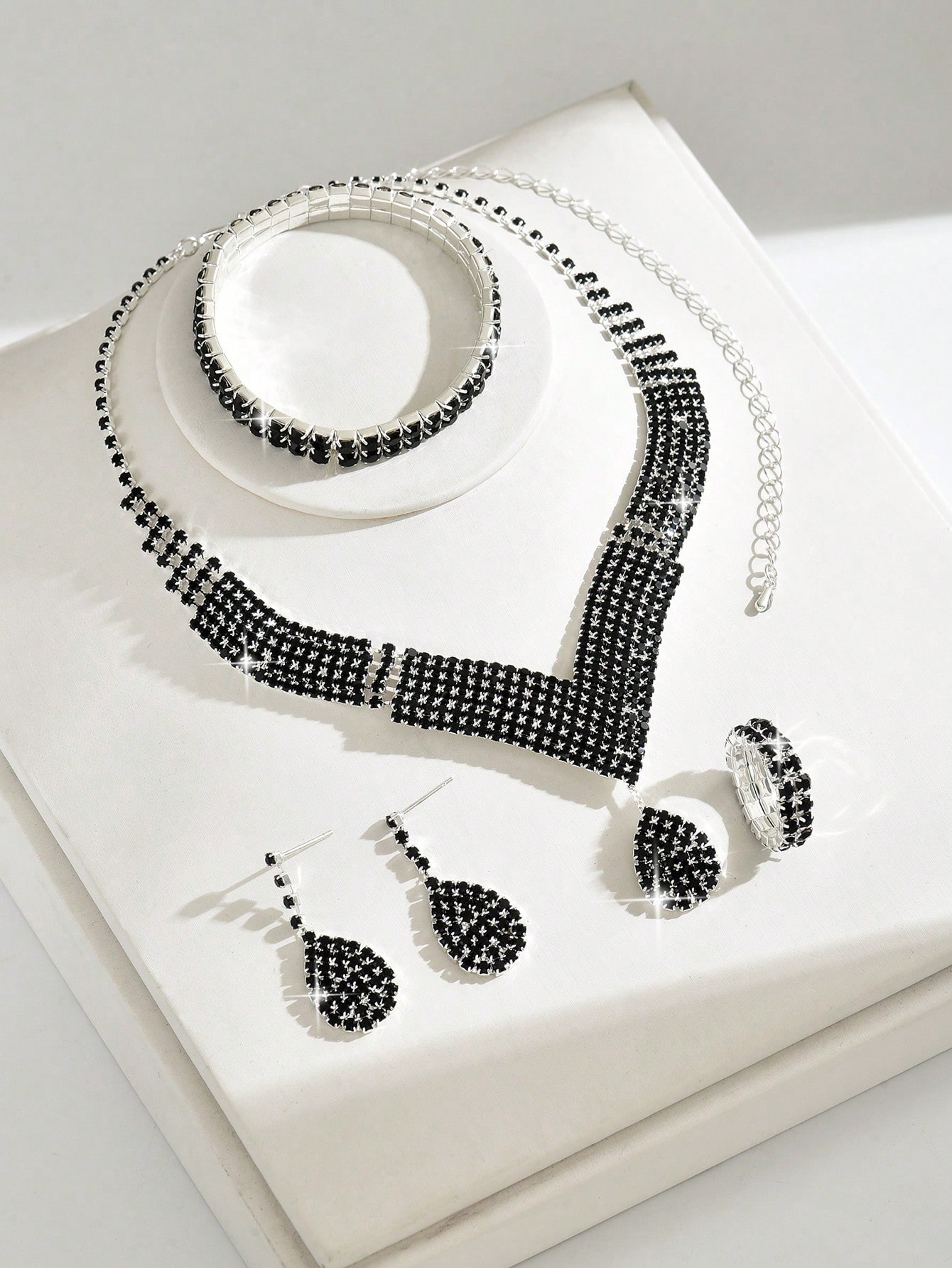 /set Ensemble de bijoux Collier, Boucles d'oreilles, Bracelet, Bague pour Femmes, — vue 8