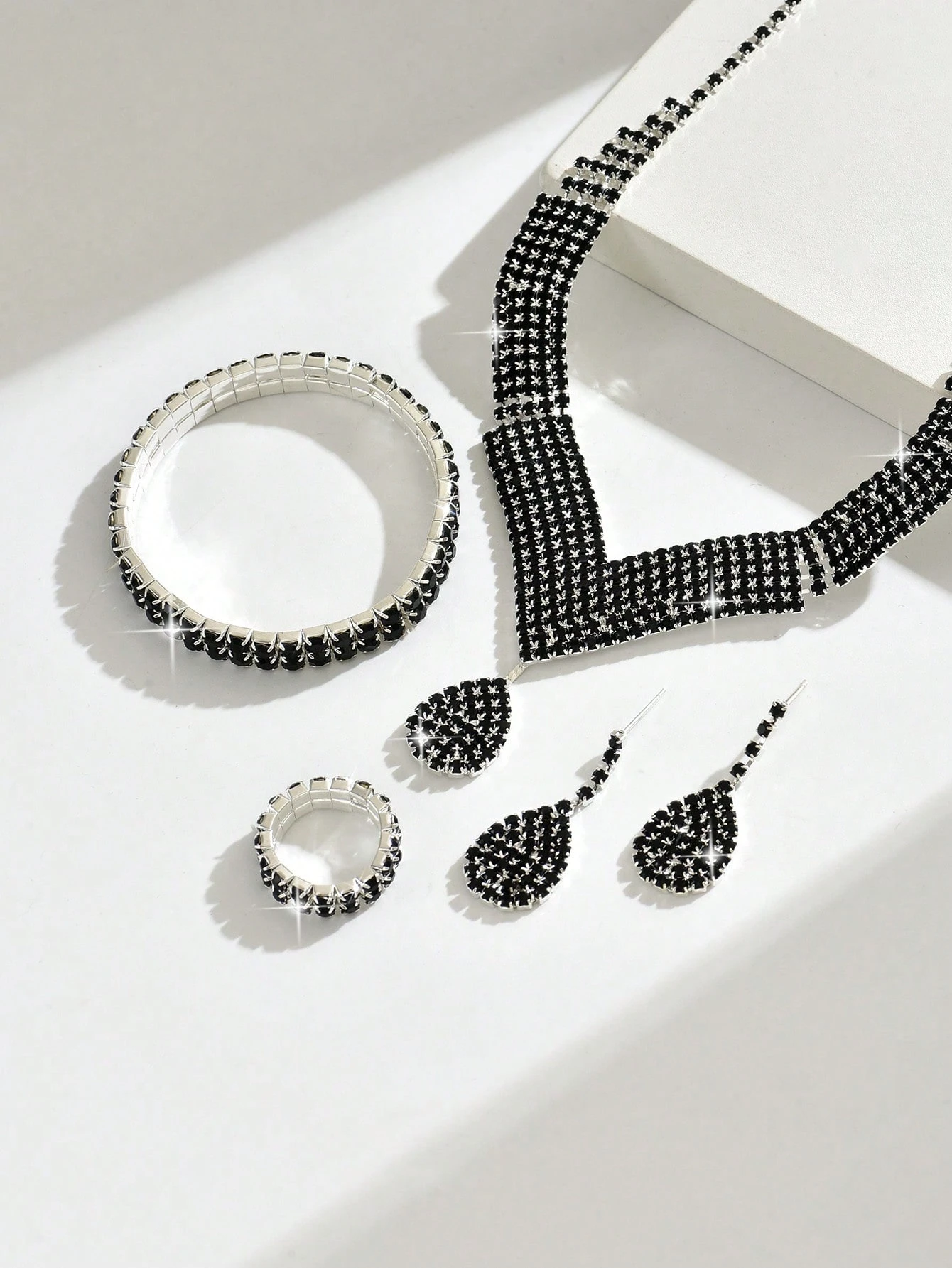 /set Ensemble de bijoux Collier, Boucles d'oreilles, Bracelet, Bague pour Femmes, — vue 11