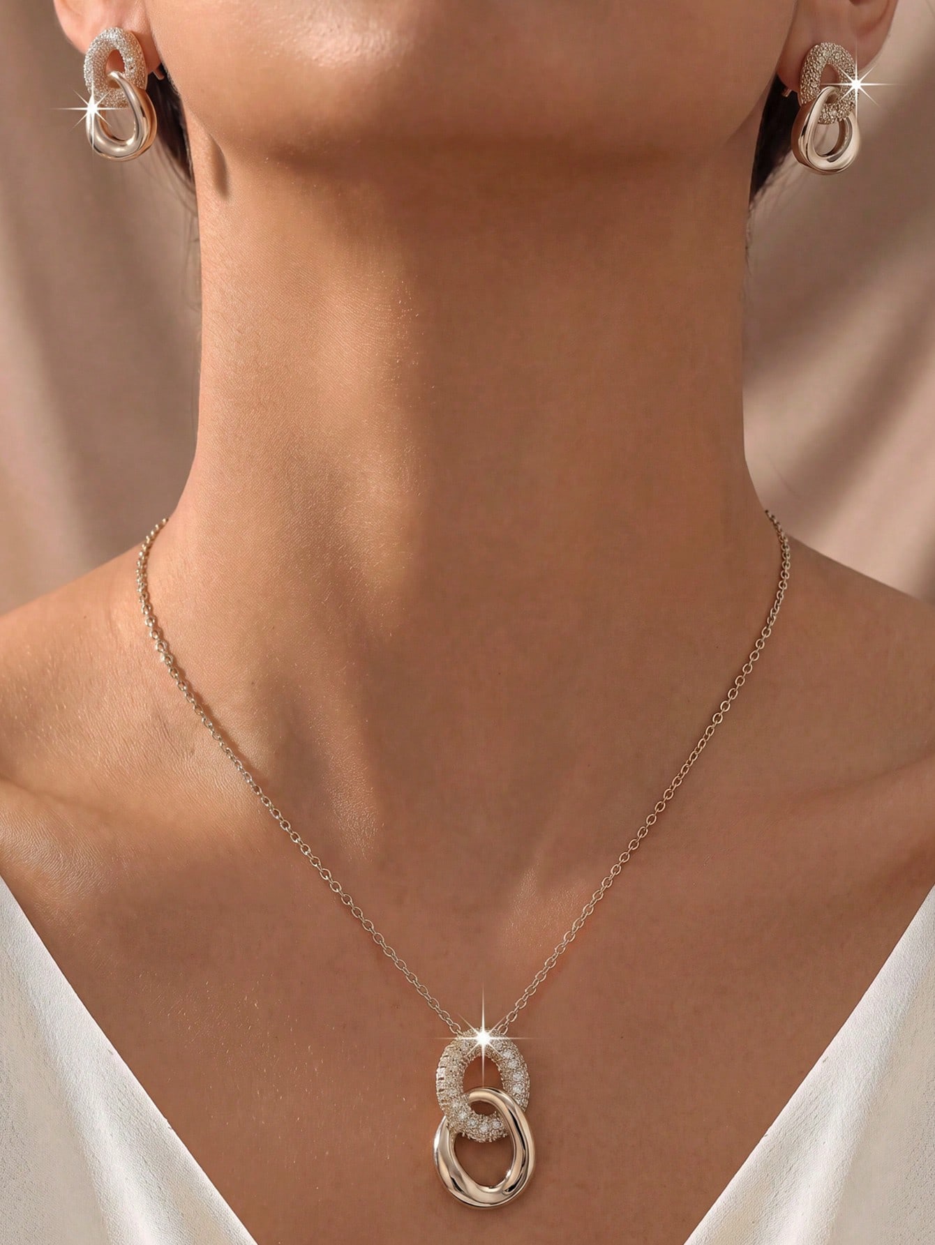 /Set Collier pendentif ovale double entrelacé or/argent pour femmes & boucles d'oreilles — vue 10