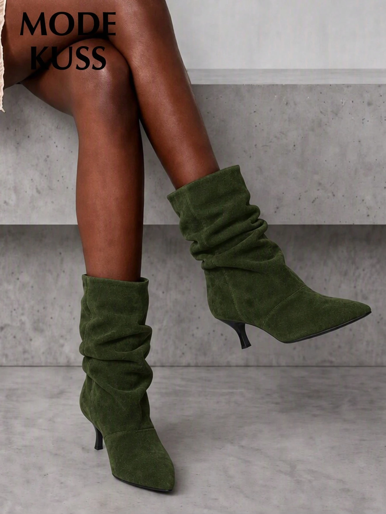Nouvelles bottines à talons aiguilles pointus empilés et froncés, mode minimaliste — vue 4