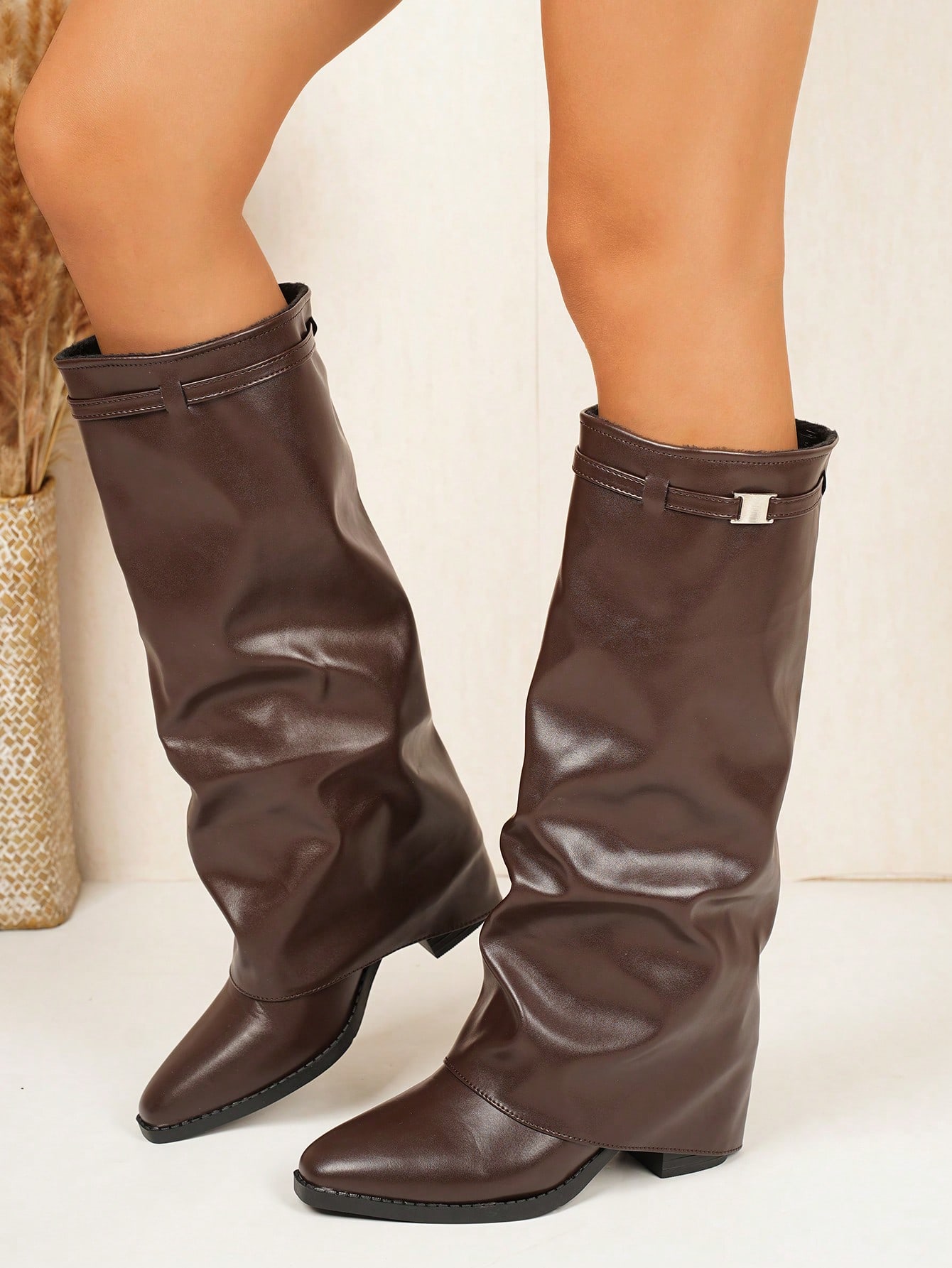 1 paire de bottes plissées pliées populaires, mode avec boucle, plates et confortables, — vue 4