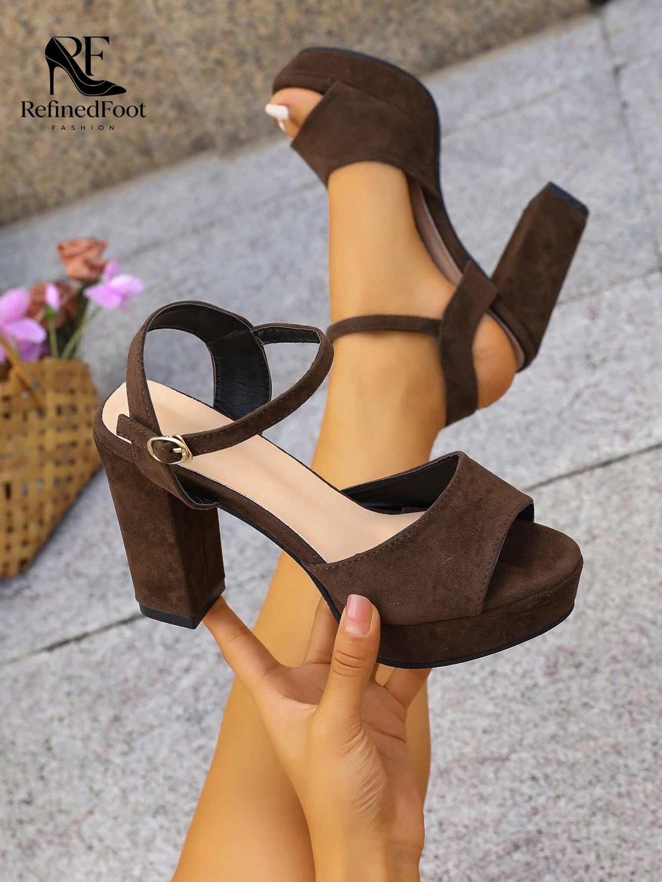 Talons hauts en velours noir confortables et pour femmes avec bride de cheville, — vue 3