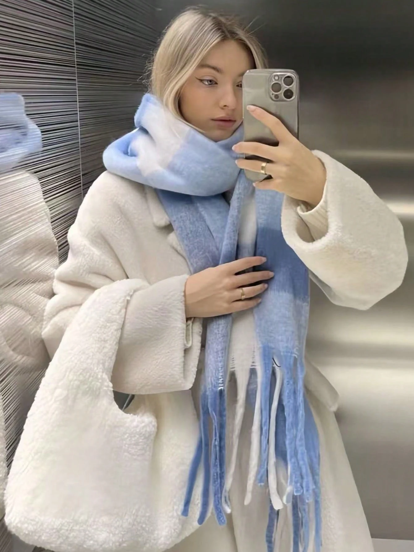 Petit foulard à carreaux, doux et chaud pour l'automne/l'hiver. Écharpes d'hiver pour — vue 4