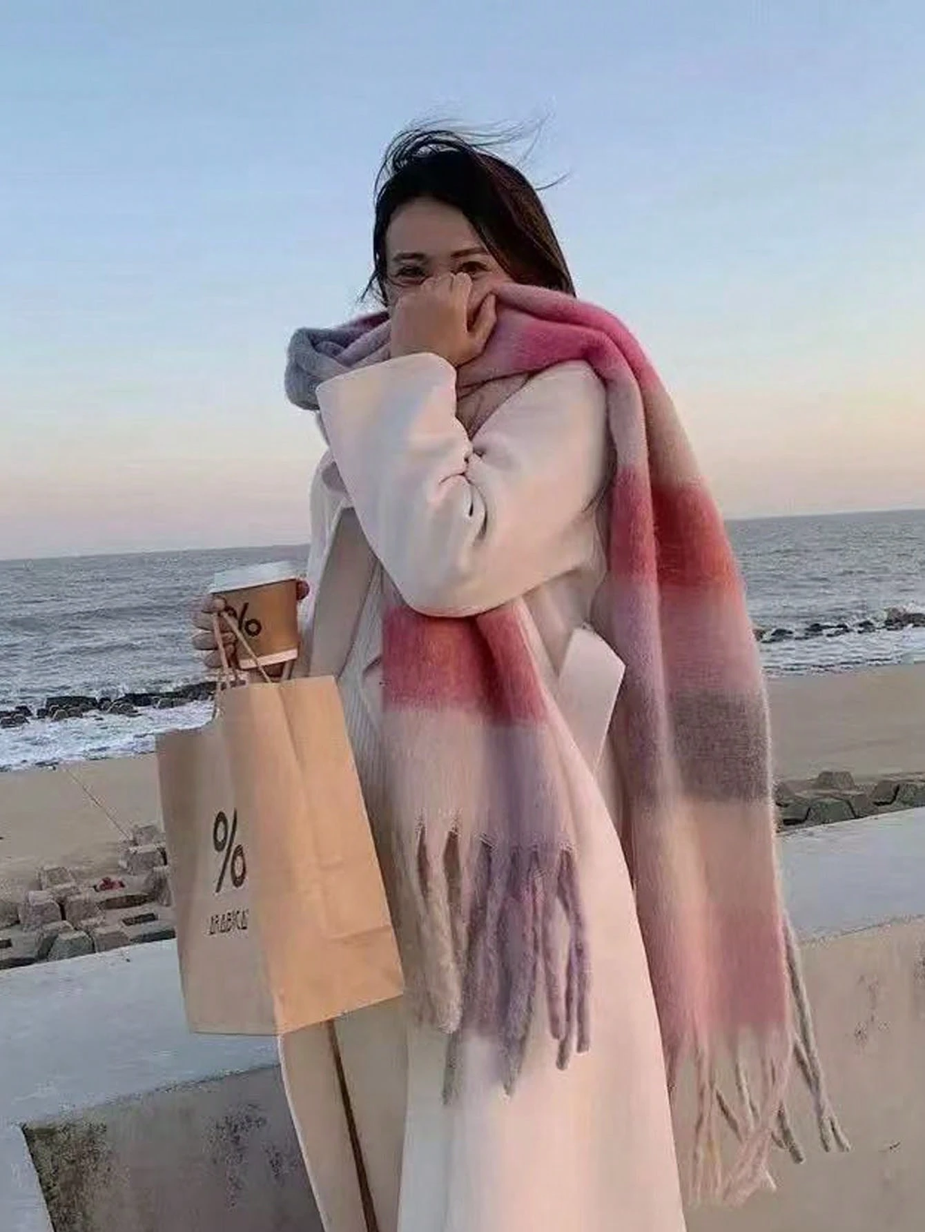 Petit foulard à carreaux, doux et chaud pour l'automne/l'hiver. Écharpes d'hiver pour — vue 2