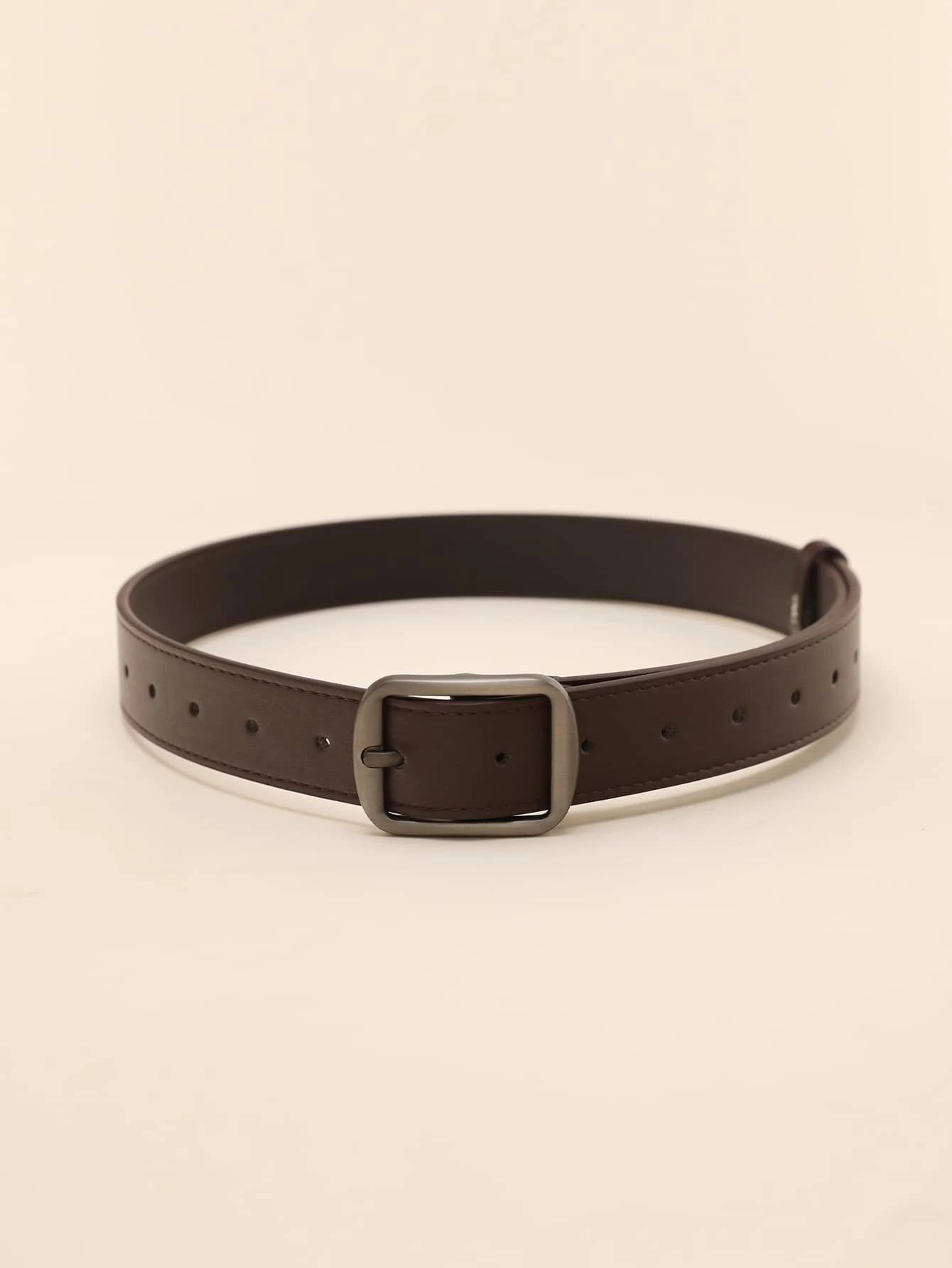 Ceinture en PU de couleur café avec boucle argentée et détails de couture. Bohème, — vue 7