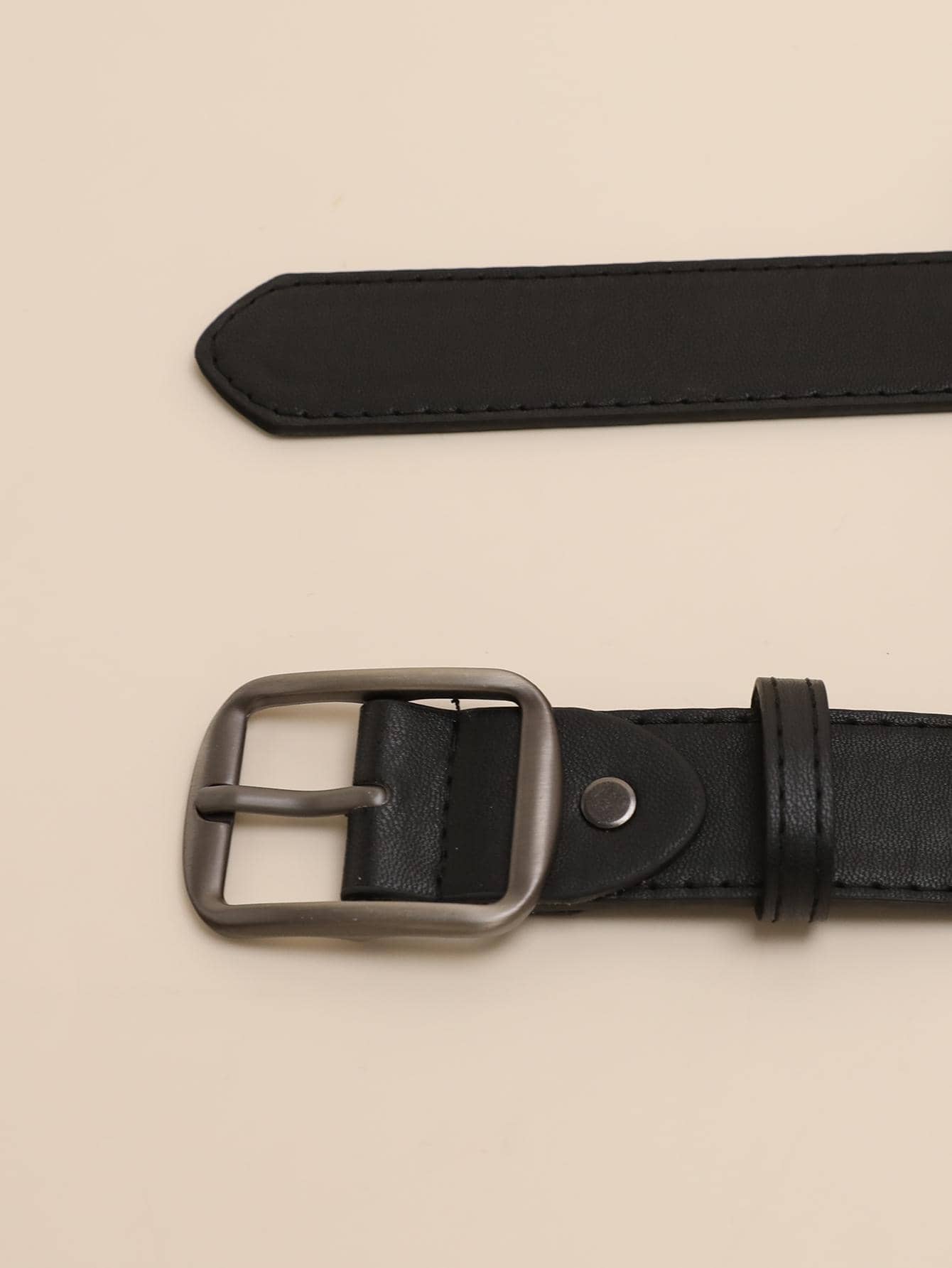 Ceinture en PU de couleur café avec boucle argentée et détails de couture. Bohème, — vue 11