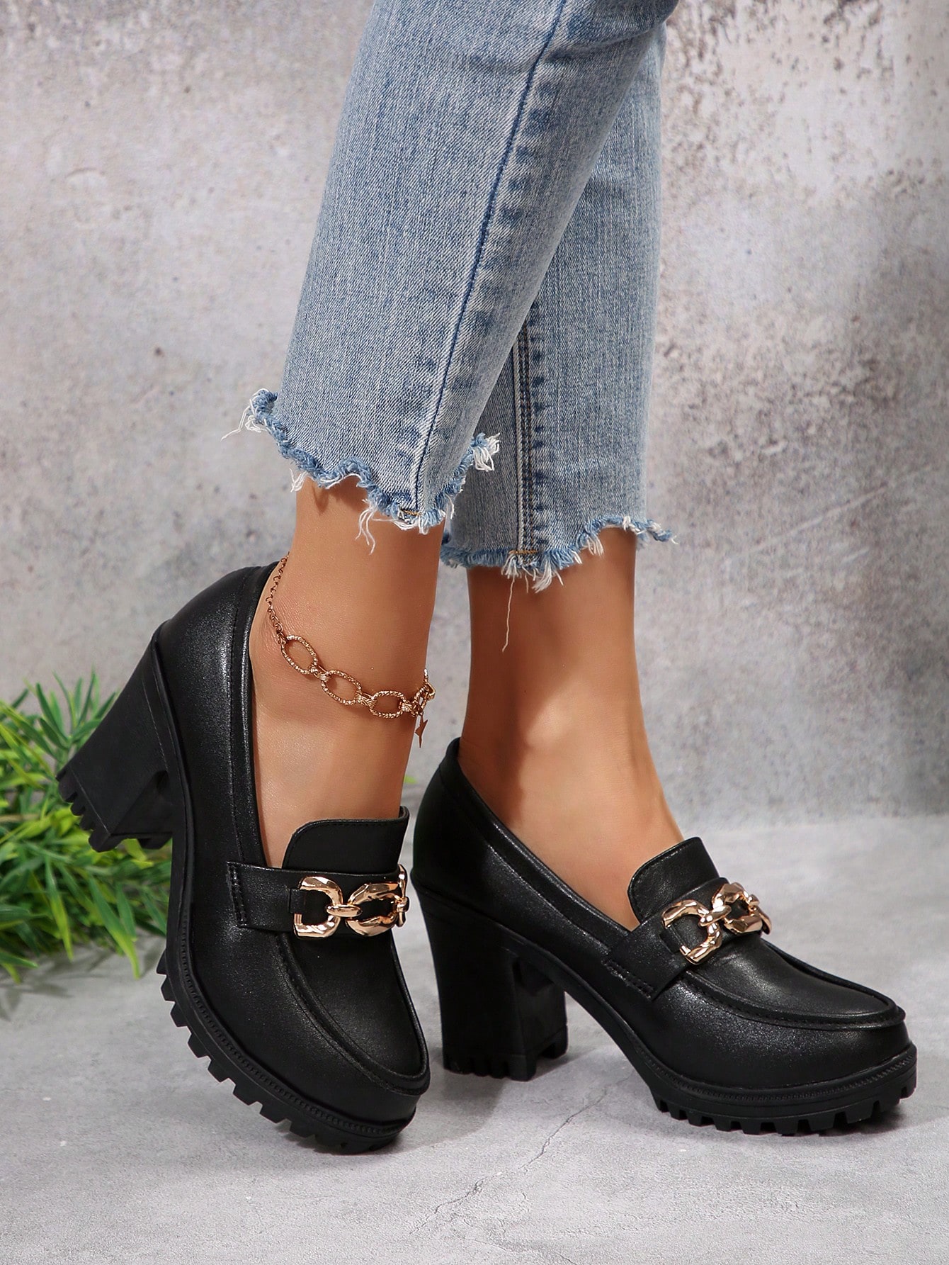 Mocassins femme à semelle épaisse noire et talon compensé avec décoration de chaîne, — vue 5