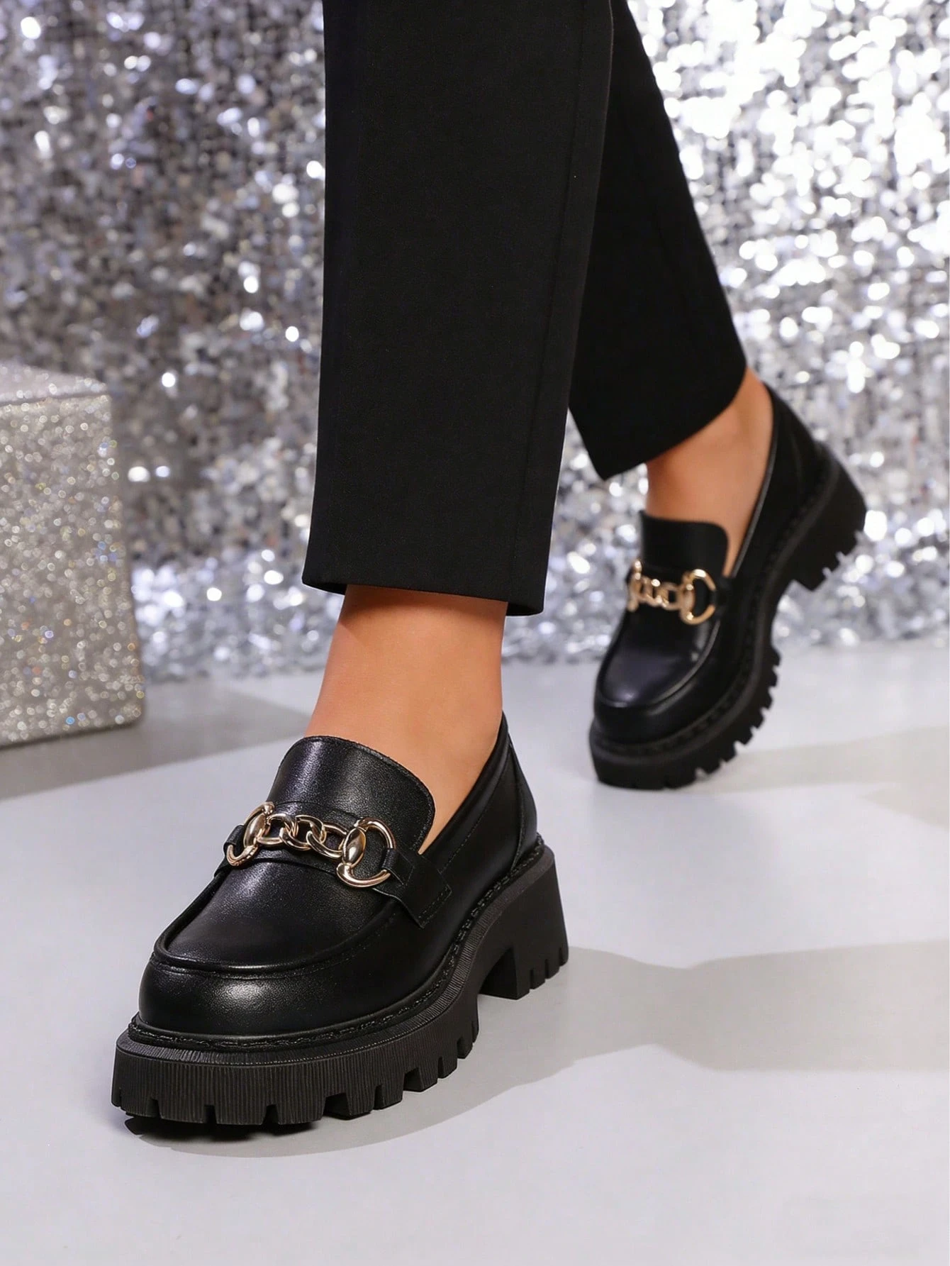 Mocassins noirs à semelle épaisse pour femmes, décoration de boucle métallique à la mode, — vue 12