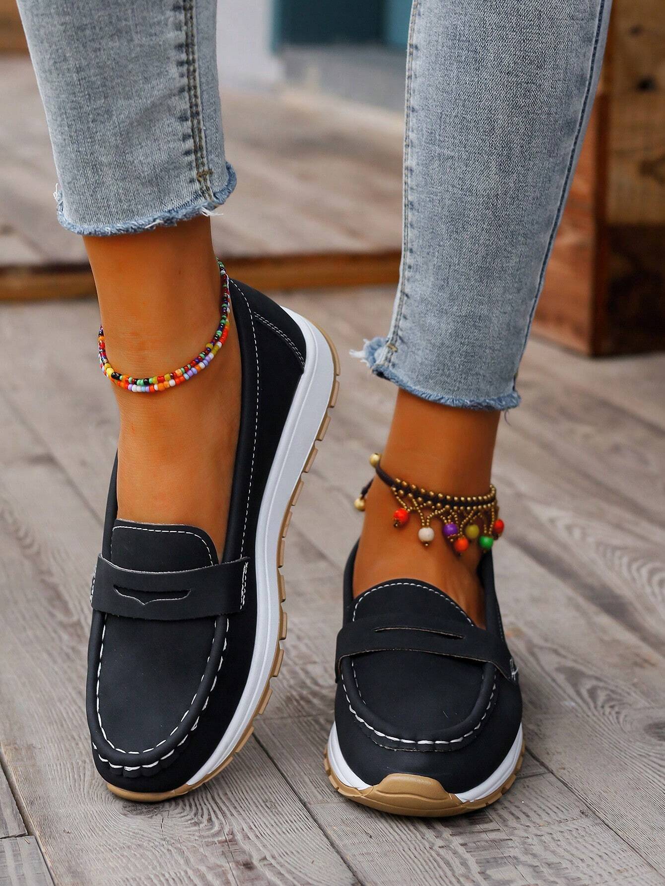 Chaussures d'été ajourées nouveau style pour femmes d'âge moyen, chaussures pour maman, — vue 2