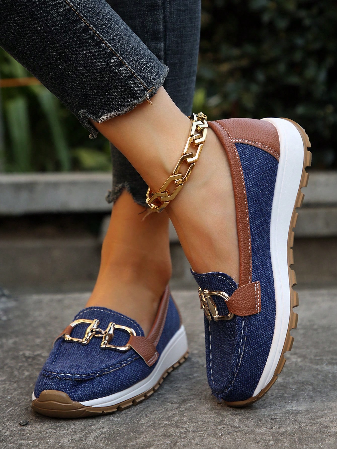 Chaussures d'été ajourées nouveau style pour femmes d'âge moyen, chaussures pour maman, — vue 3