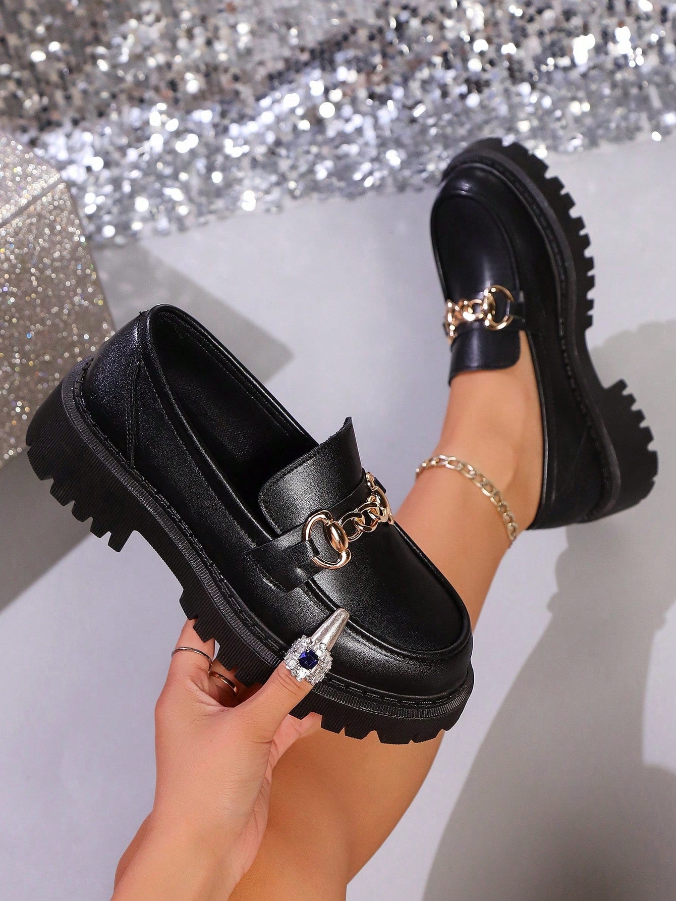 Mocassins noirs pour femmes avec semelle épaisse, nouveau style 2026, chaussures à