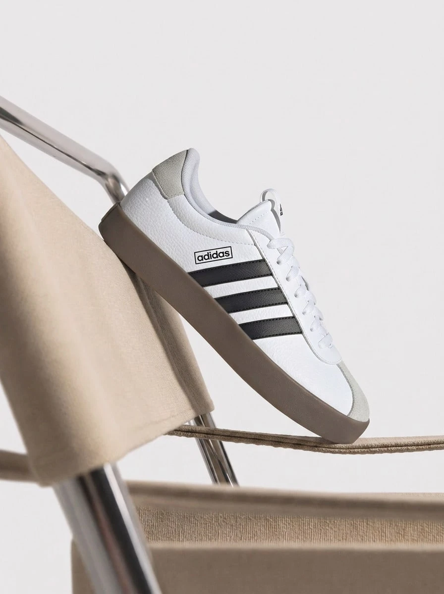 Baskets Adidas VL Court homme, style rétro, confortables et polyvalentes