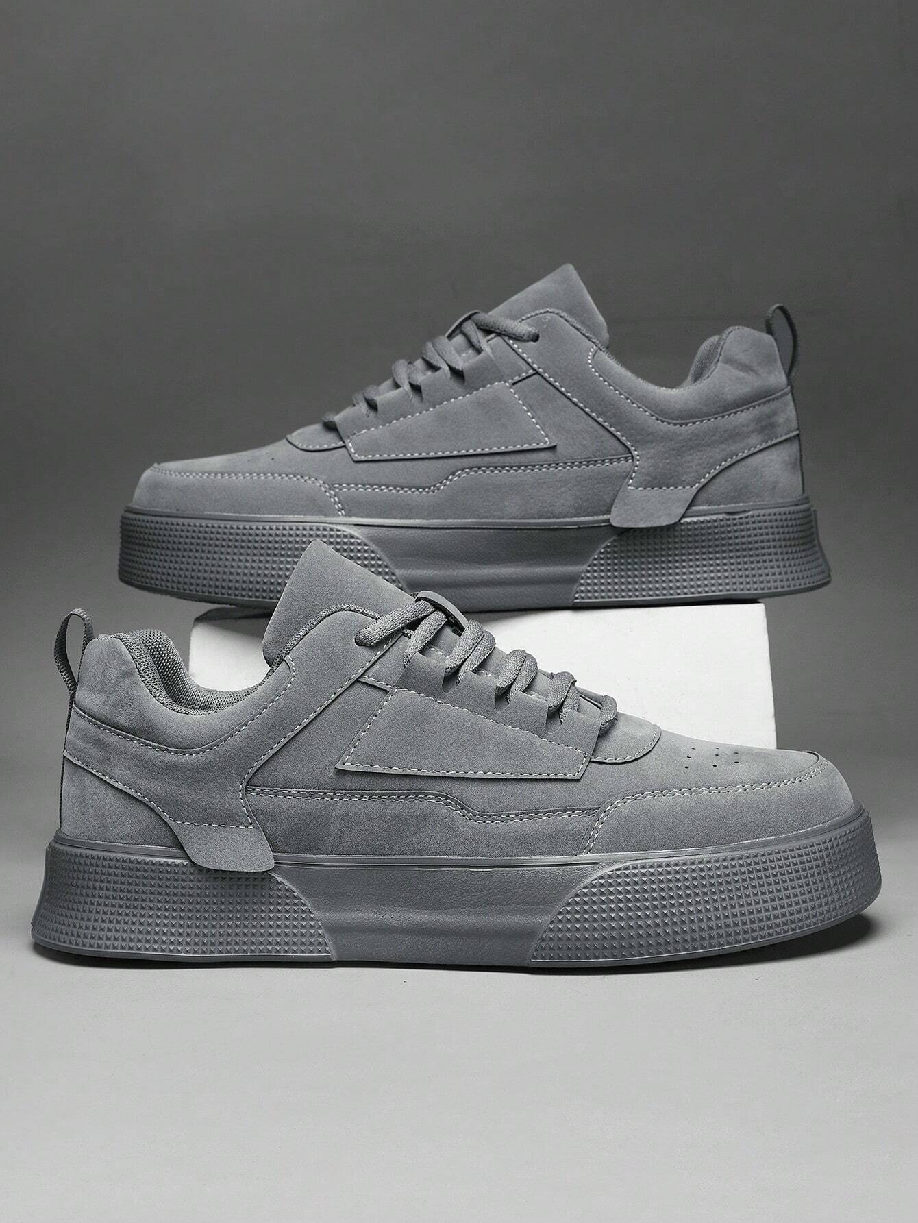 (La taille est petite) Nouvelles chaussures pour hommes, chaussures de skate grises à — vue 2