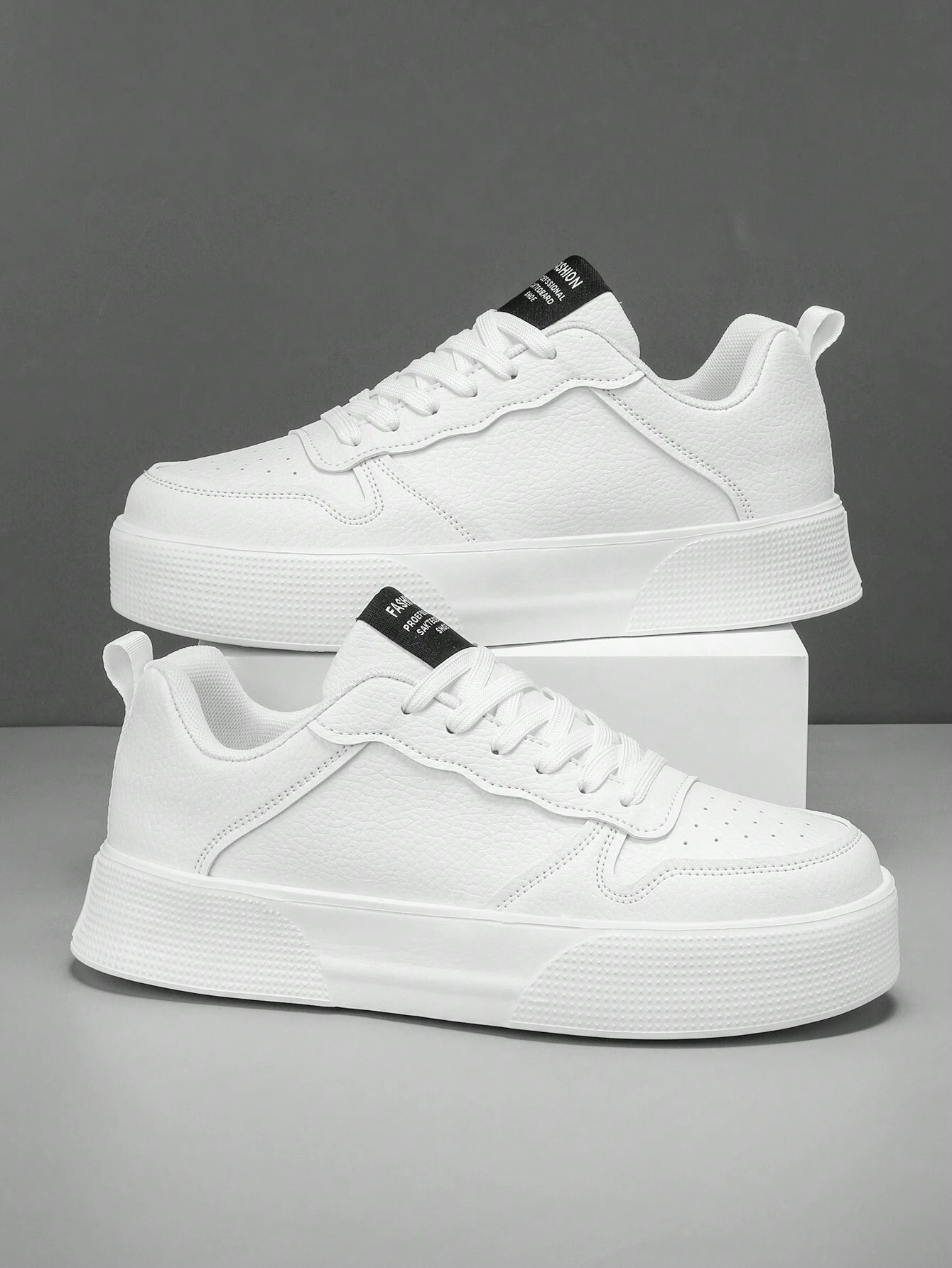 (La taille est petite) Nouvelles chaussures pour hommes, chaussures de skate grises à — vue 4