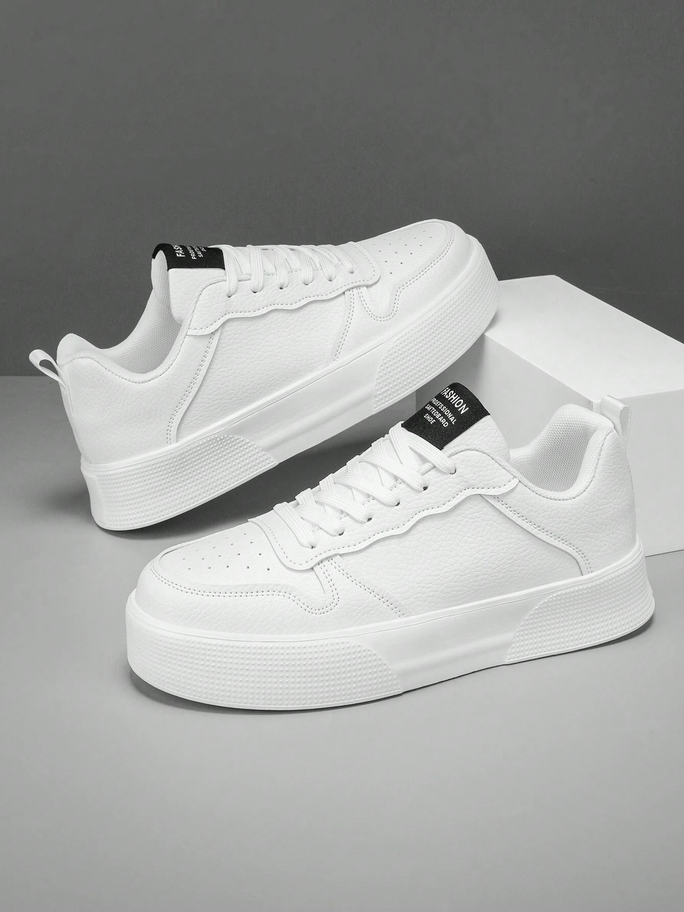 (La taille est petite) Nouvelles chaussures pour hommes, chaussures de skate grises à — vue 9