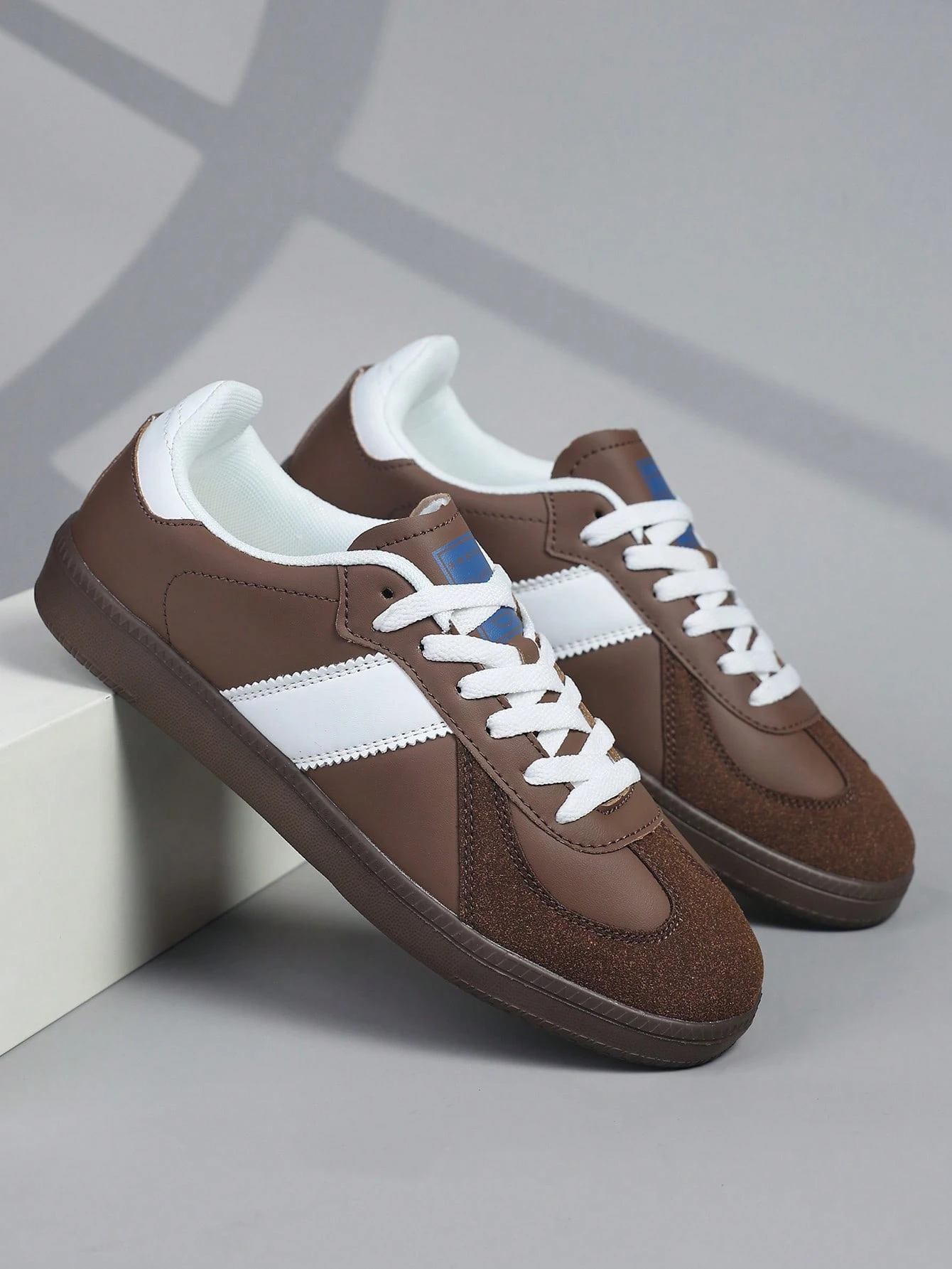 Chaussures d'entraînement vintage marron pour hommes, baskets à semelle souple et légère,