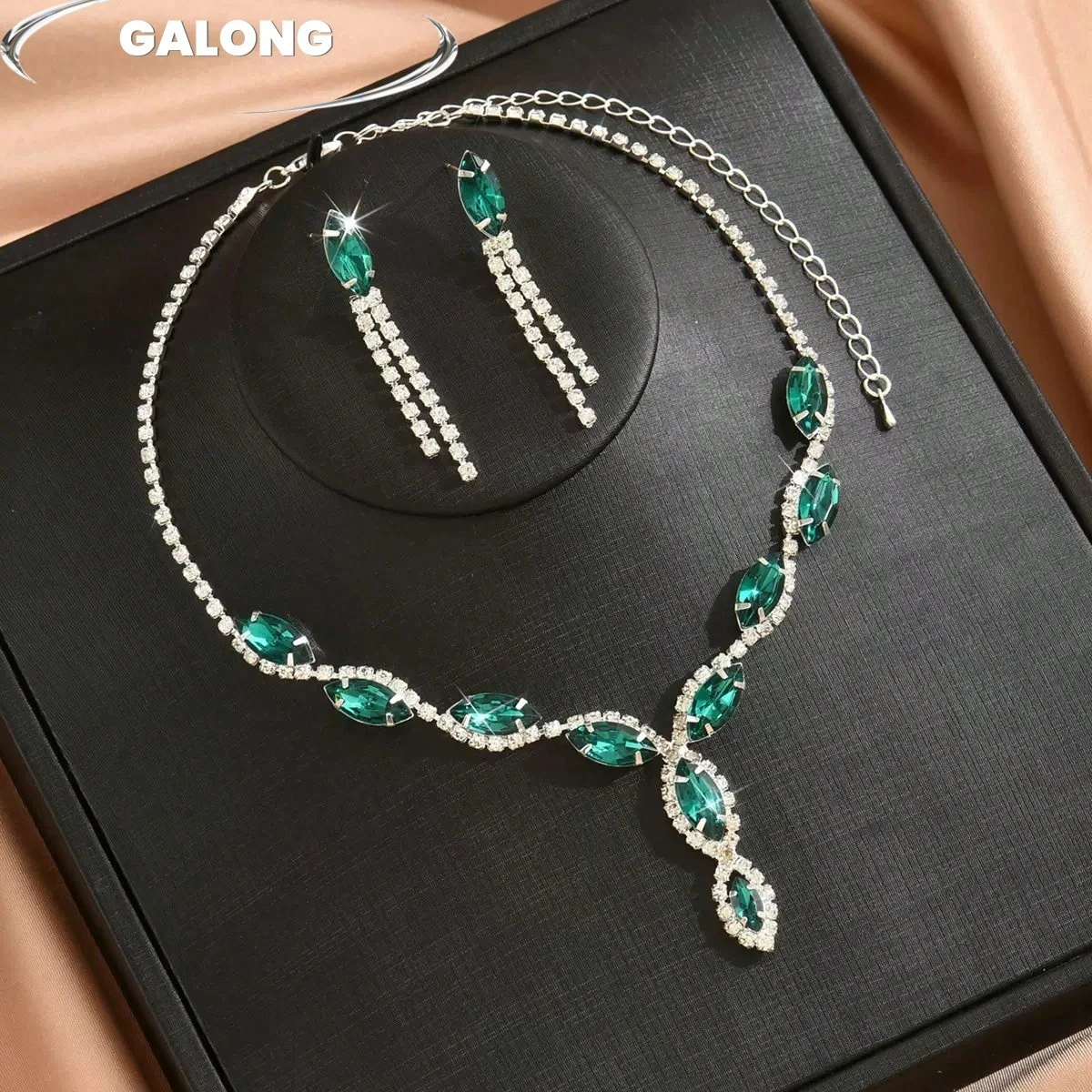 Ensemble de bijoux de luxe avec strass en forme de marquise et franges pour femmes, — vue 4