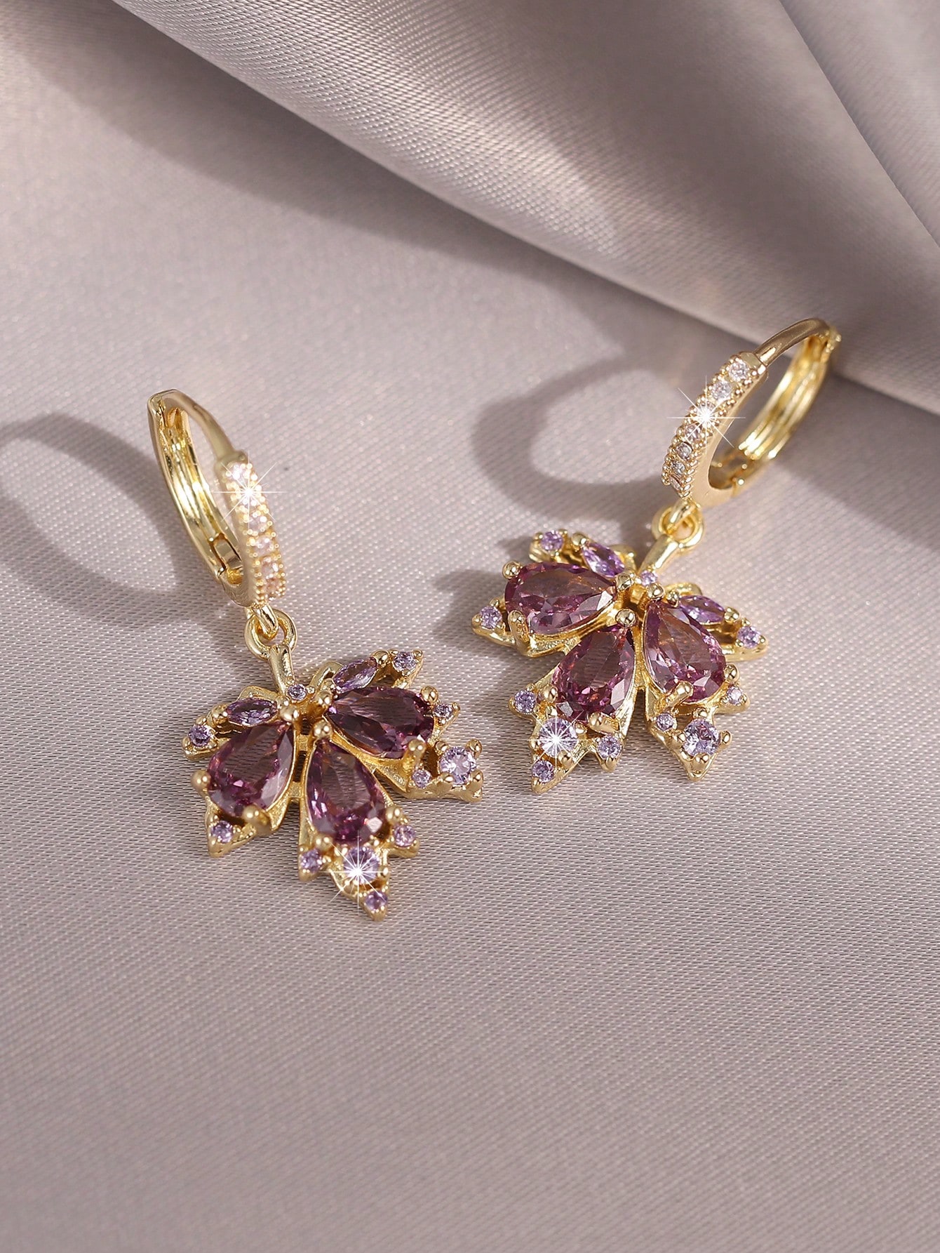 1 paire de boucles d'oreilles feuille d'érable en cuivre incrusté de zircone cubique, — vue 4