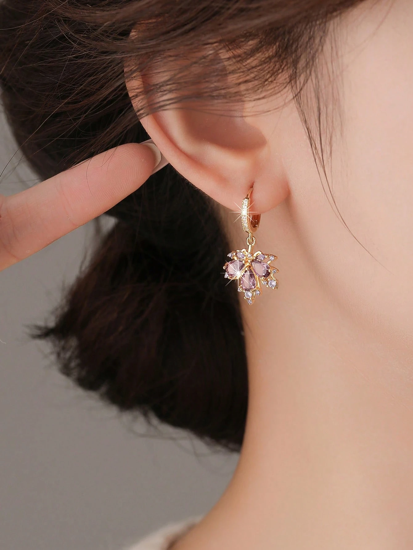 1 paire de boucles d'oreilles feuille d'érable en cuivre incrusté de zircone cubique, — vue 6