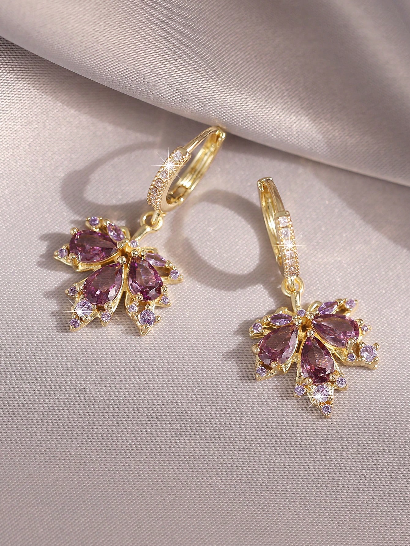 1 paire de boucles d'oreilles feuille d'érable en cuivre incrusté de zircone cubique, — vue 5