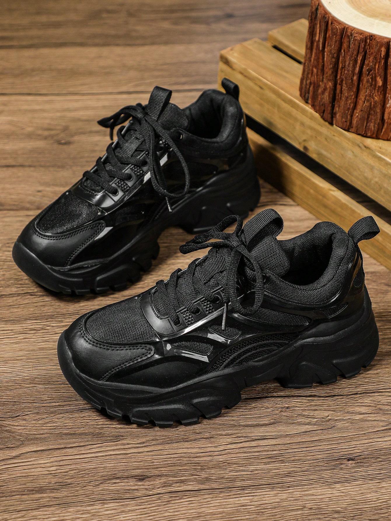 Baskets noires style rétro sport confortables pour fitness extérieur et usage — vue 4