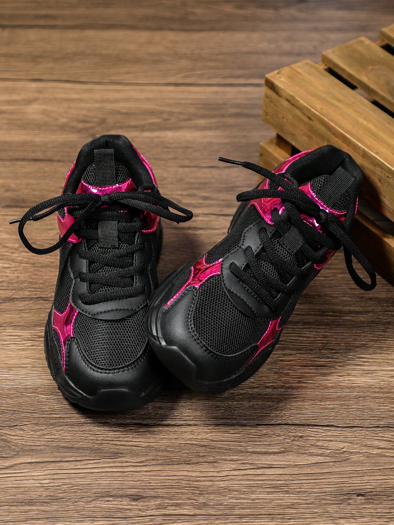 Baskets noires style rétro sport confortables pour fitness extérieur et usage — vue 9