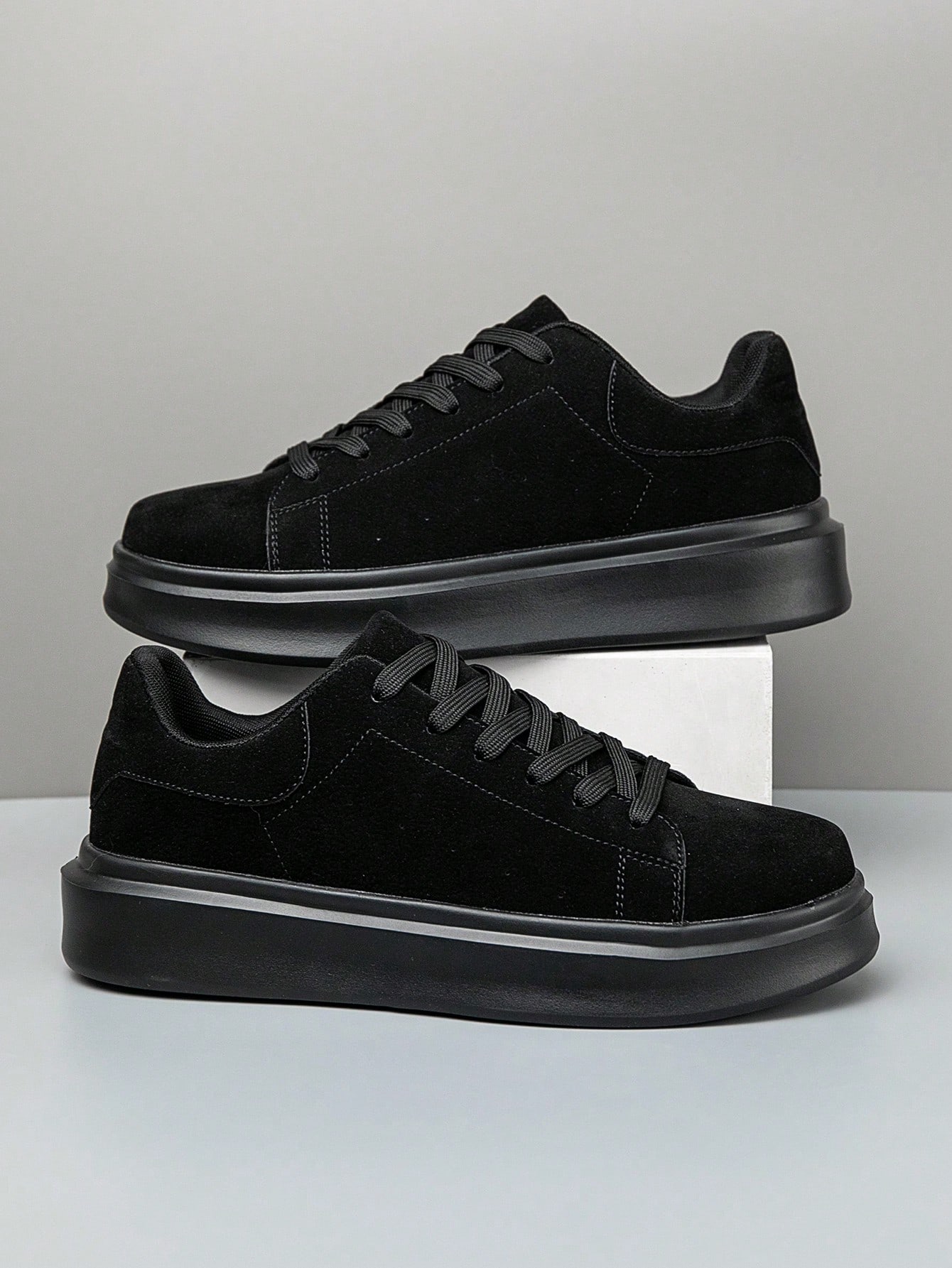 Baskets décontractées pour hommes de couleur unie, style minimaliste mode, lacets, — vue 3