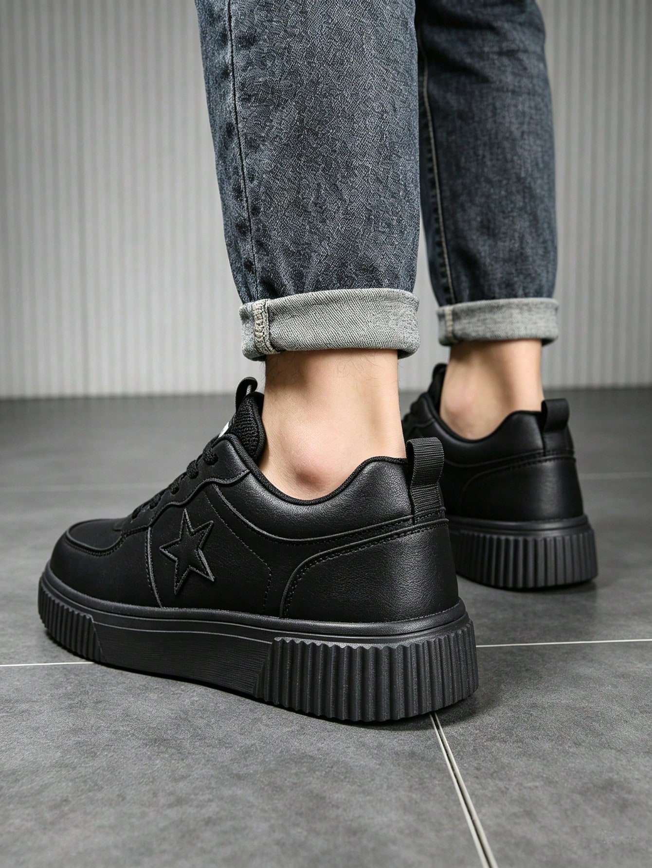 Chaussures de sport pour hommes, chaussures classiques en PU noir pur, baskets basses à — vue 2