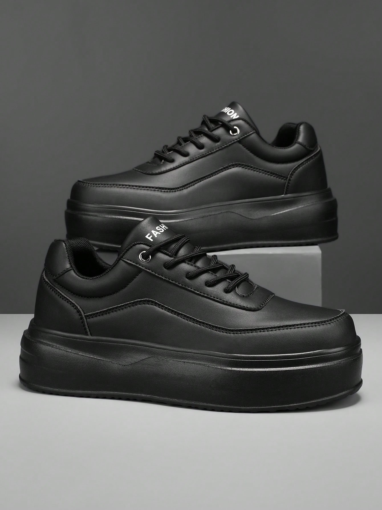 Baskets de sport basses pour hommes, minimalistes, noir pur, patchwork texturé, lacets