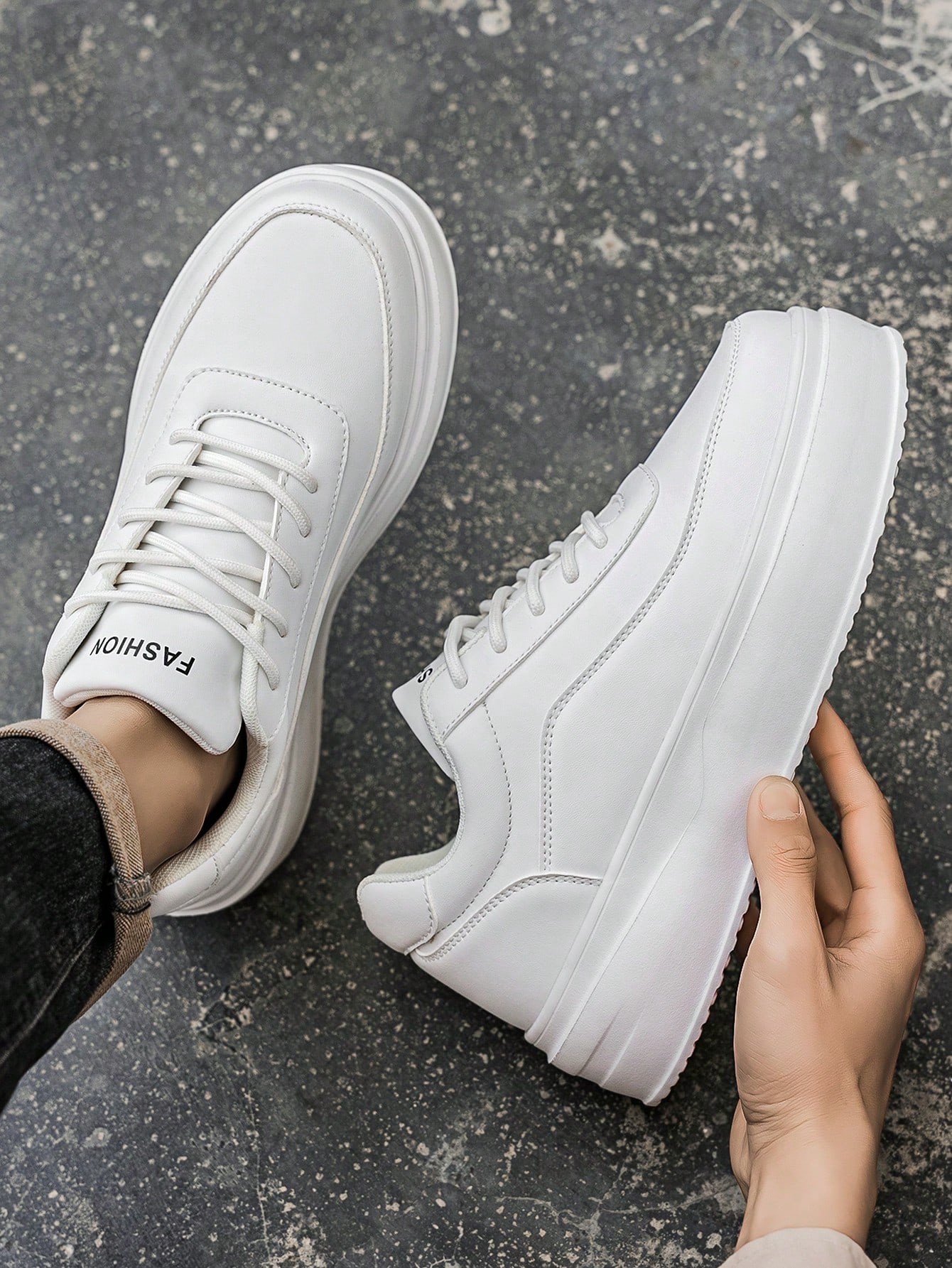 Baskets de sport basses pour hommes, minimalistes, noir pur, patchwork texturé, lacets — vue 12