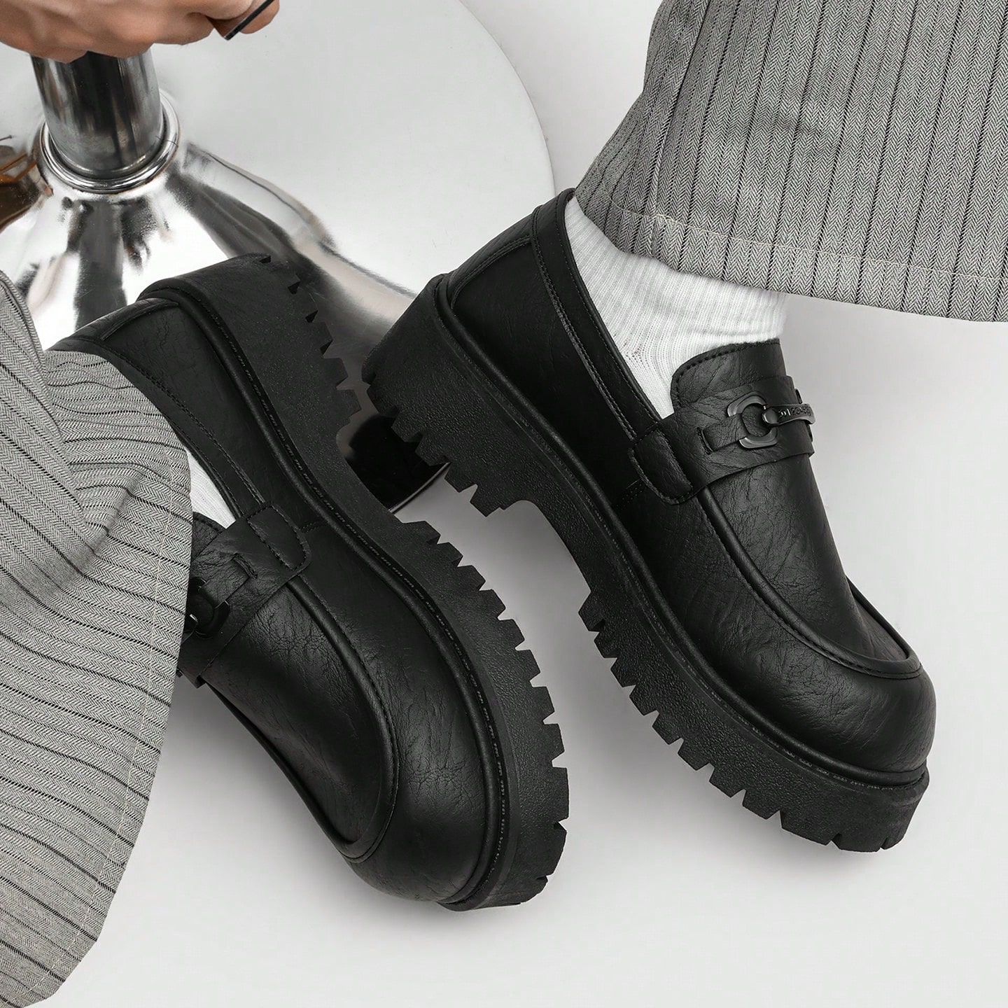 Chaussures Derby à enfiler pour hommes avec semelle épaisse et gros orteil, chaussures