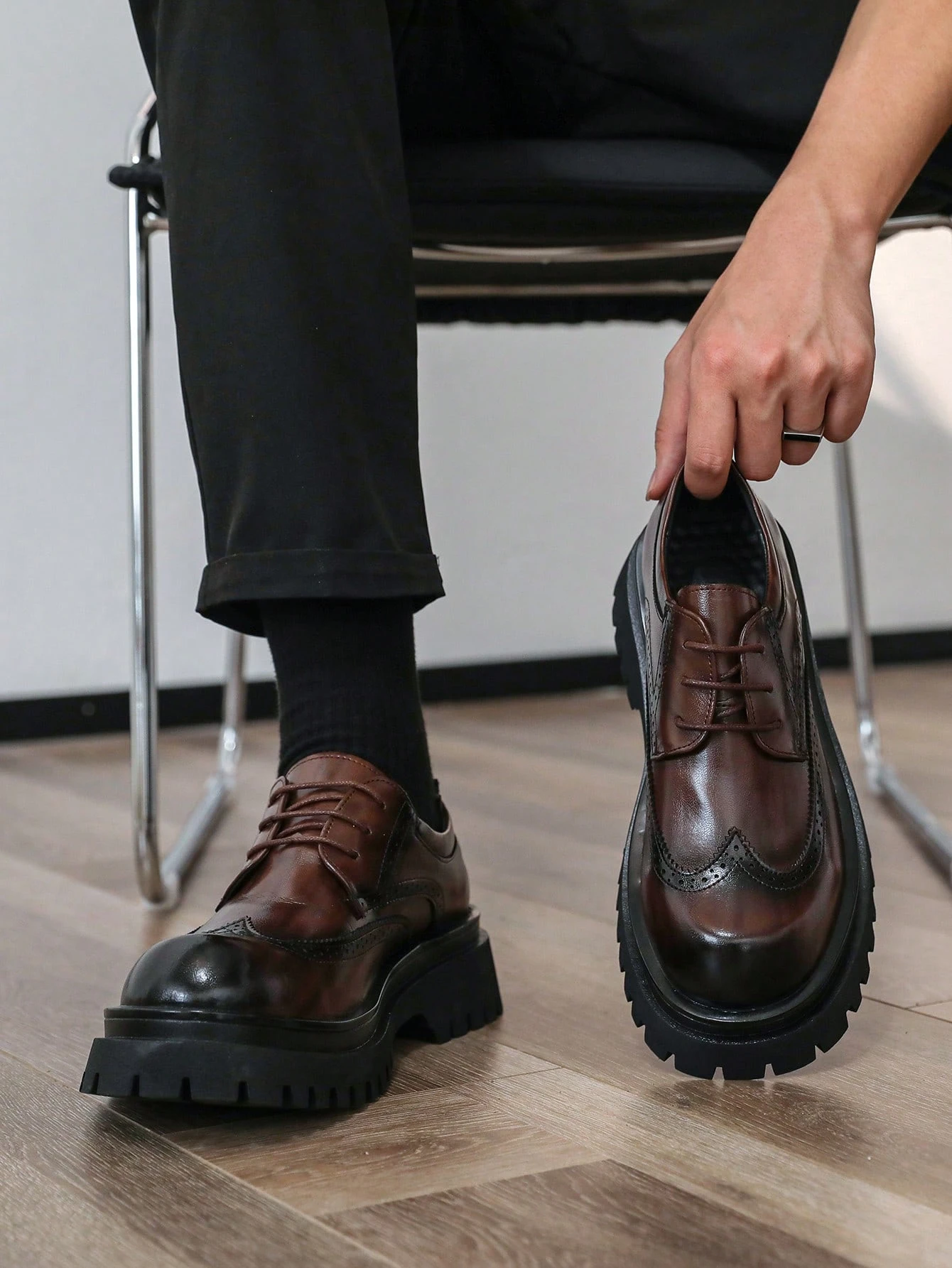 Chaussures de ville pour hommes en cuir PU sculpté style brogue vintage classique, — vue 4