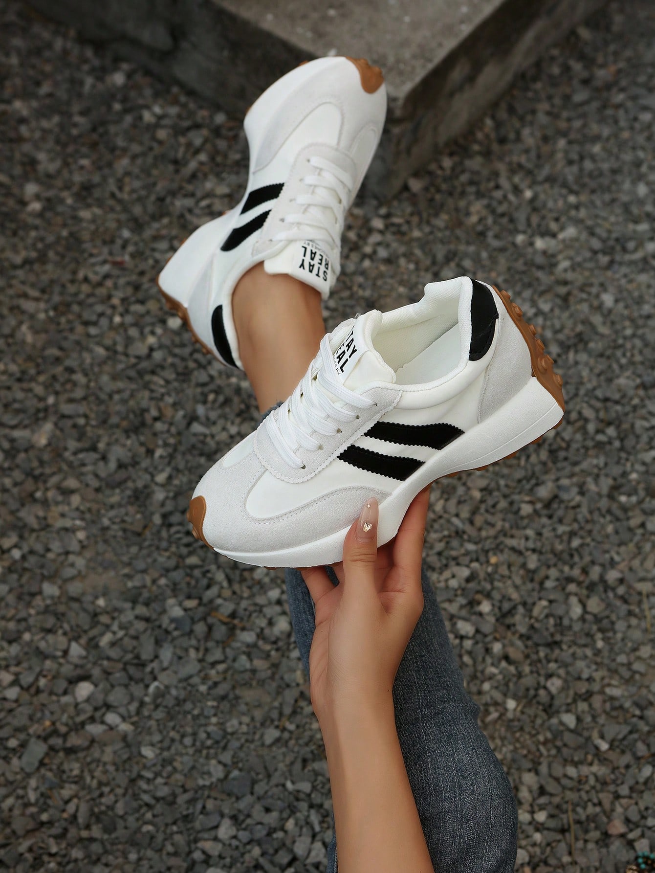 Nouvelles baskets blanches pour femmes, printemps et automne. Chaussures de sport — vue 4