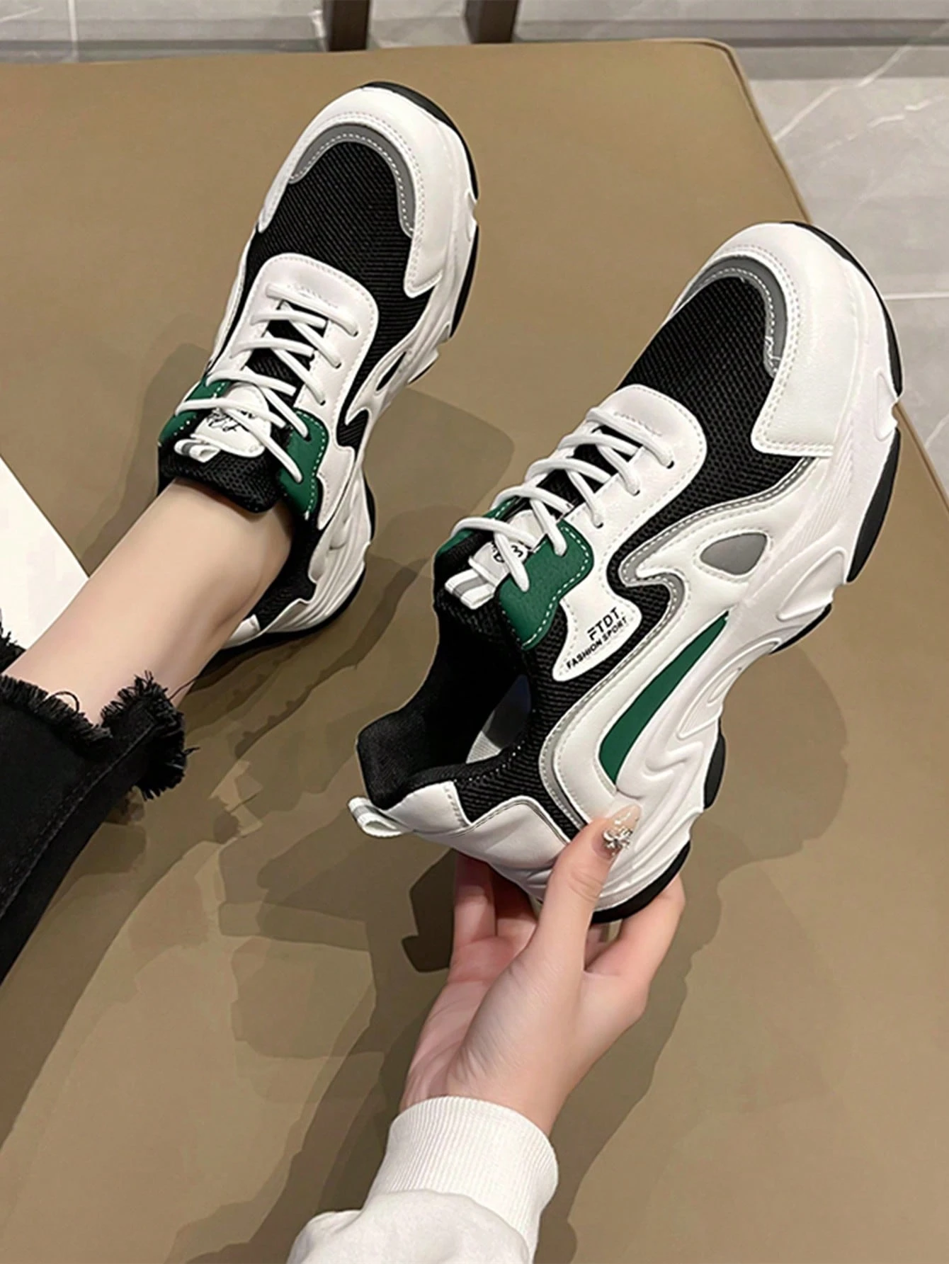 2025 Automne Femmes Chaussures de course à semelle épaisse, bout rond, lacets, blocs de — vue 4